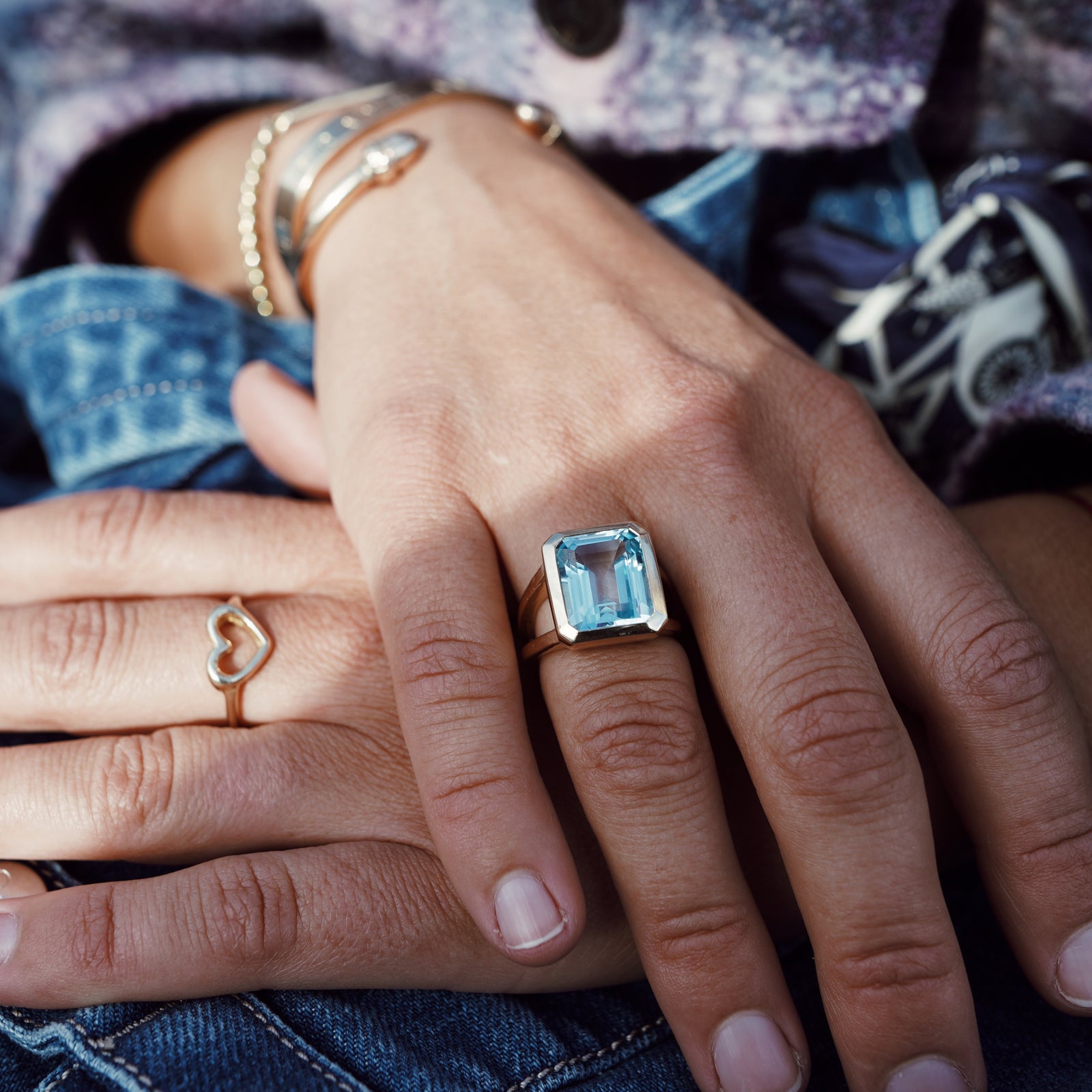 Gold Juno Blue Topaz Split Shank Ring