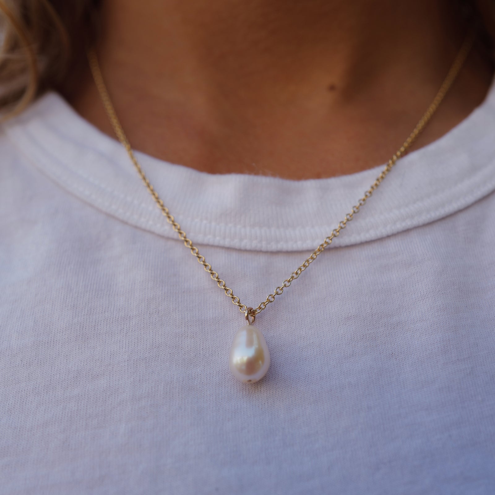 Gold Teardrop Pearl Necklace