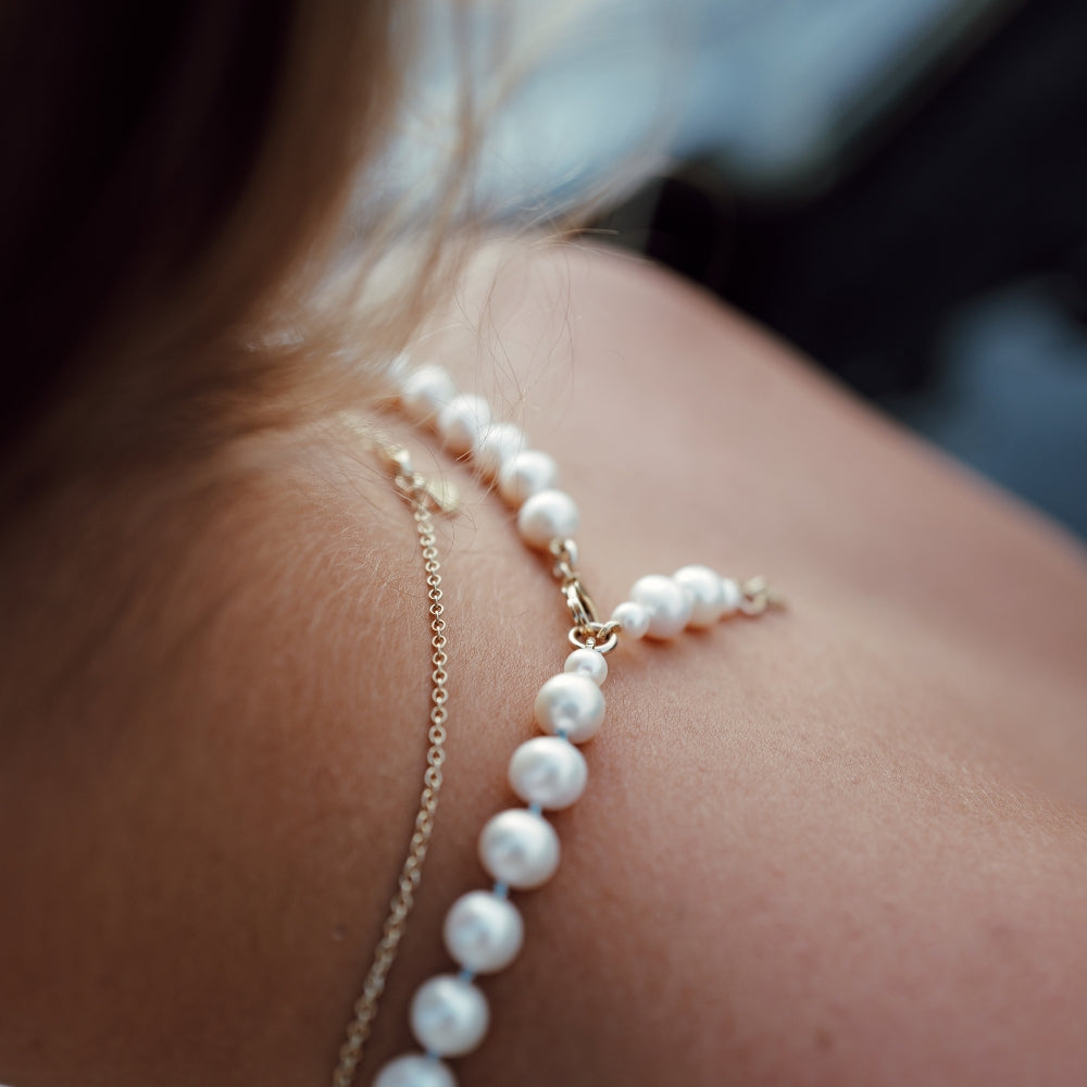 Silver Midi White Holiday Pearl Necklace