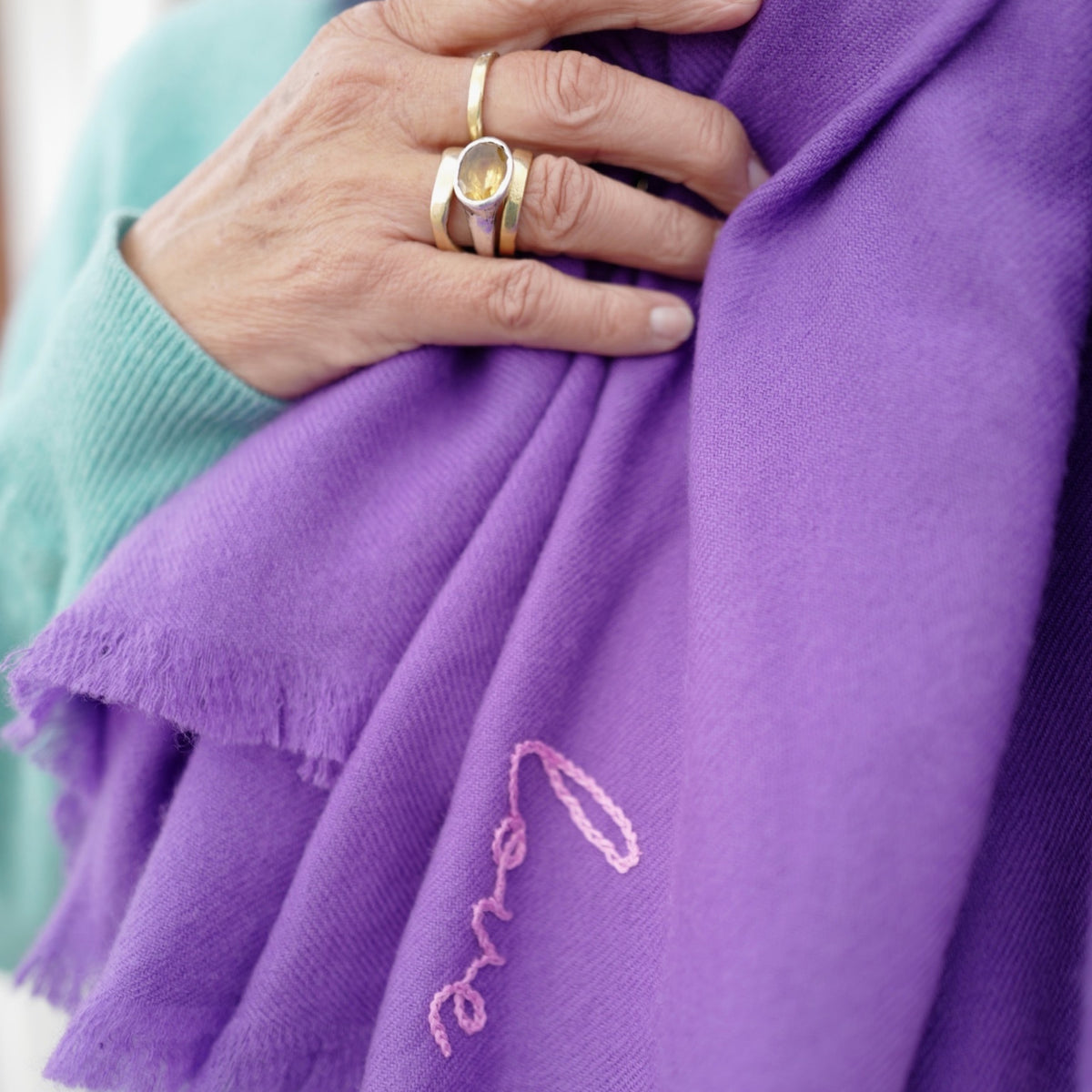[Women] [modelwears Maxi Scarf]
