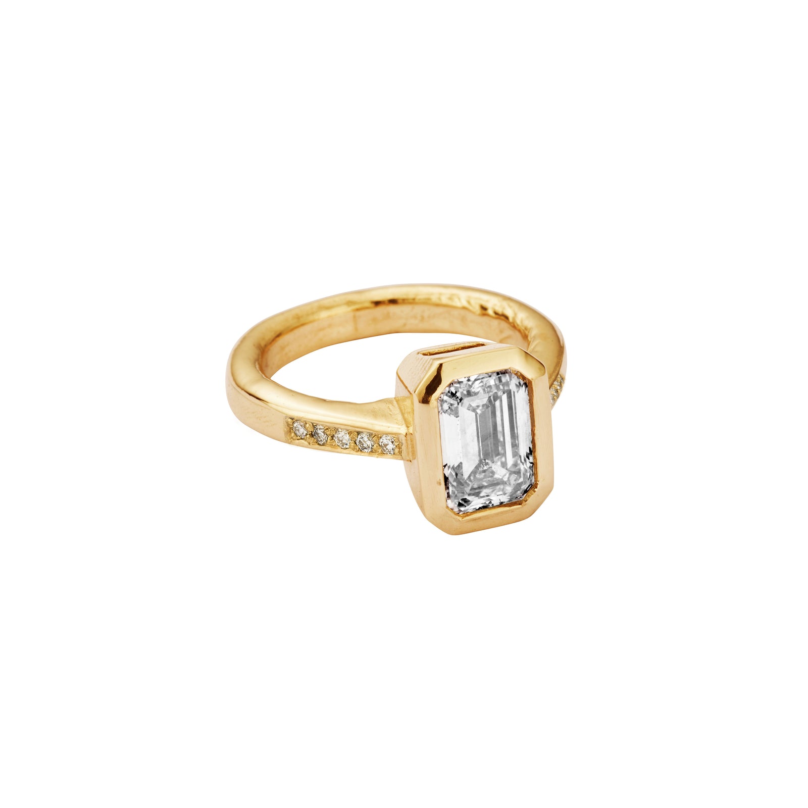 [diamond-shape: pave]