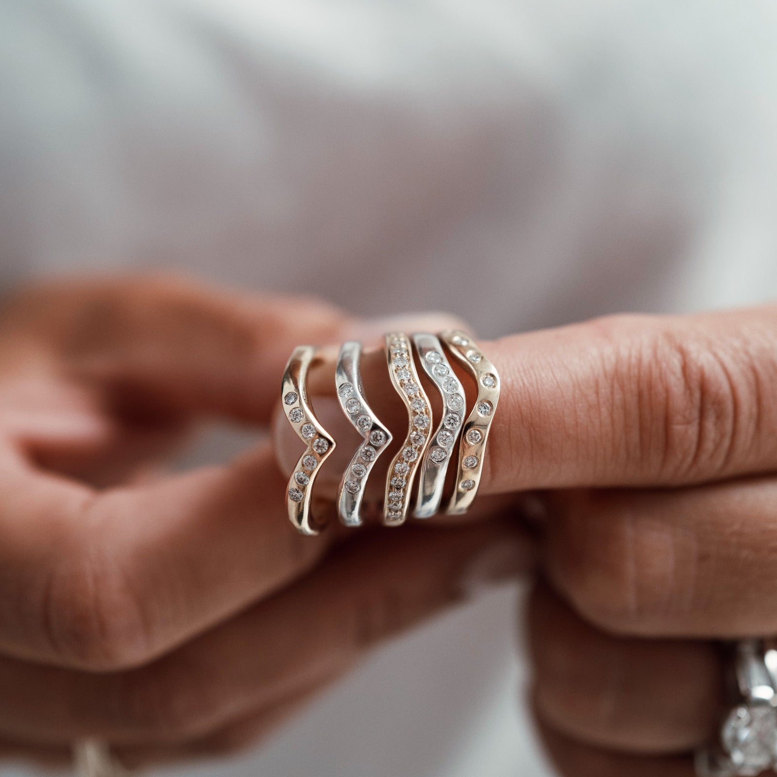 Platinum Wave Wedding Band