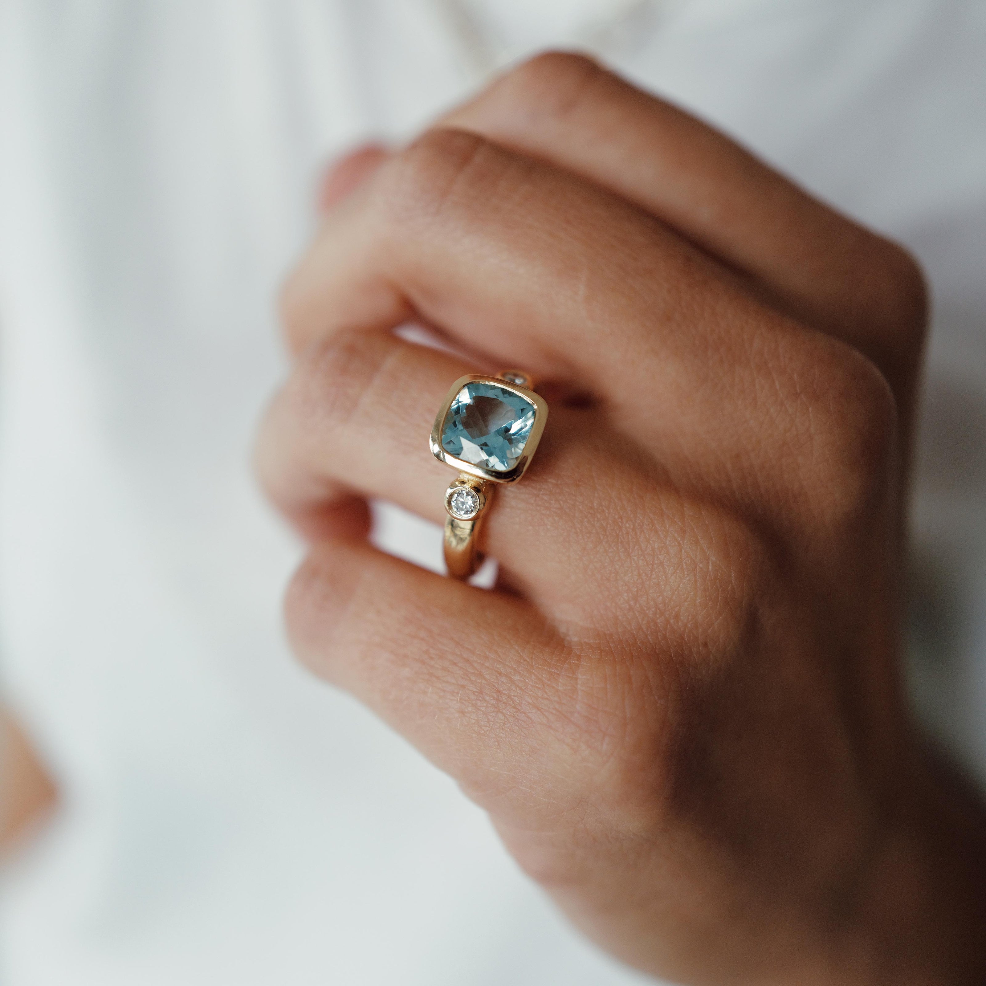 ONDINE Gold Aquamarine & Diamond Ring