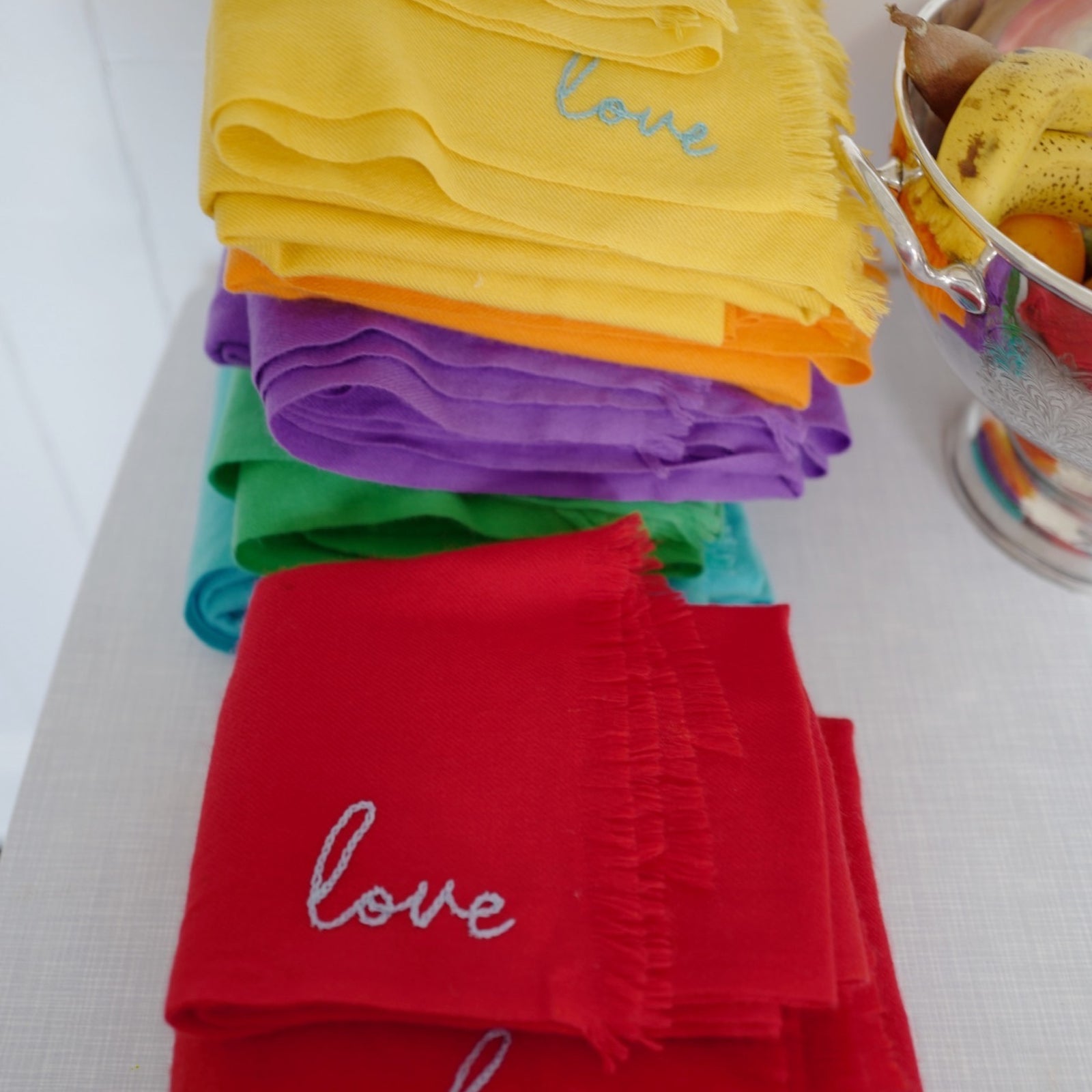 [Men] [Women] [badge Product Shown: Mini & Maxi Scarf]