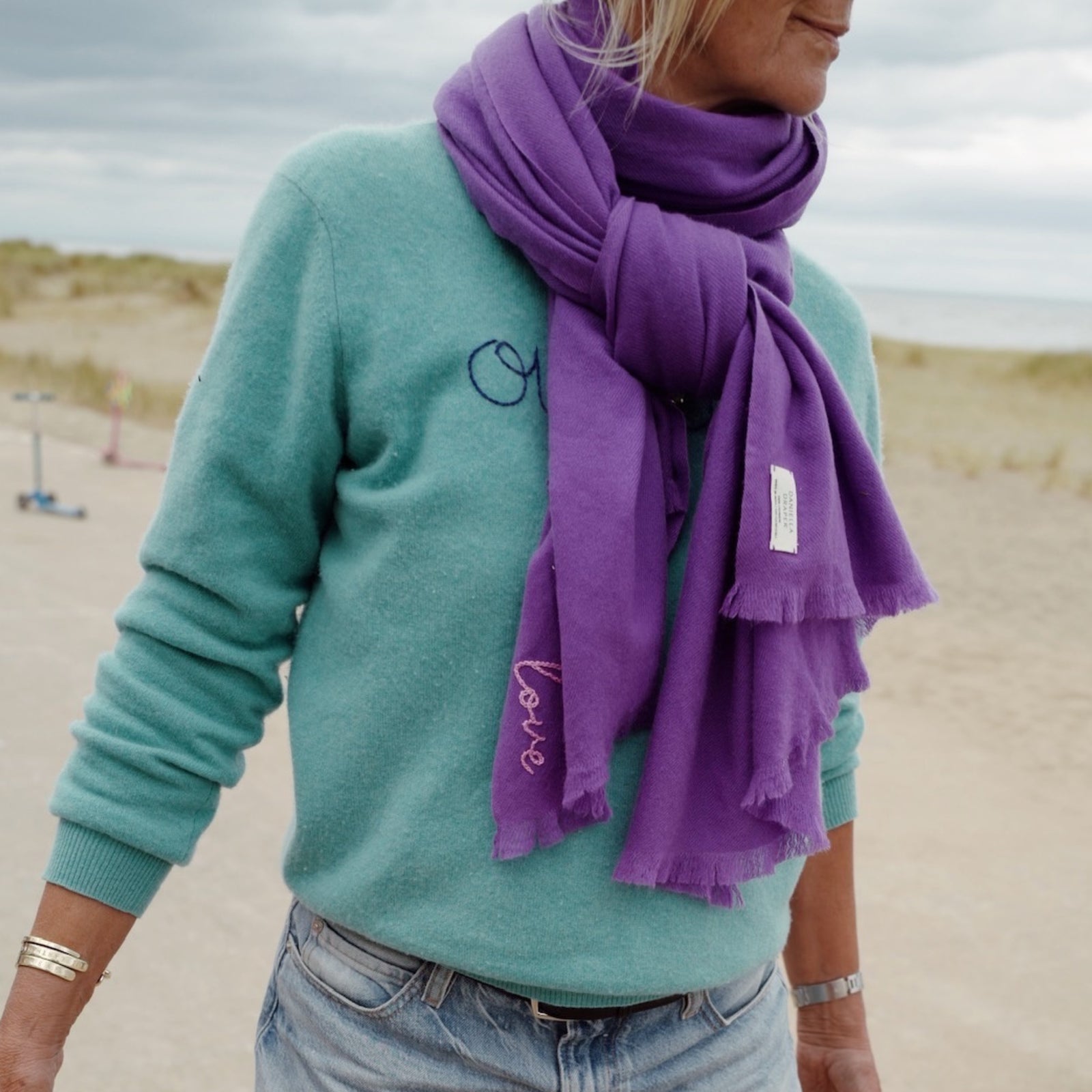 [Women-hover] [modelwears Maxi Scarf]