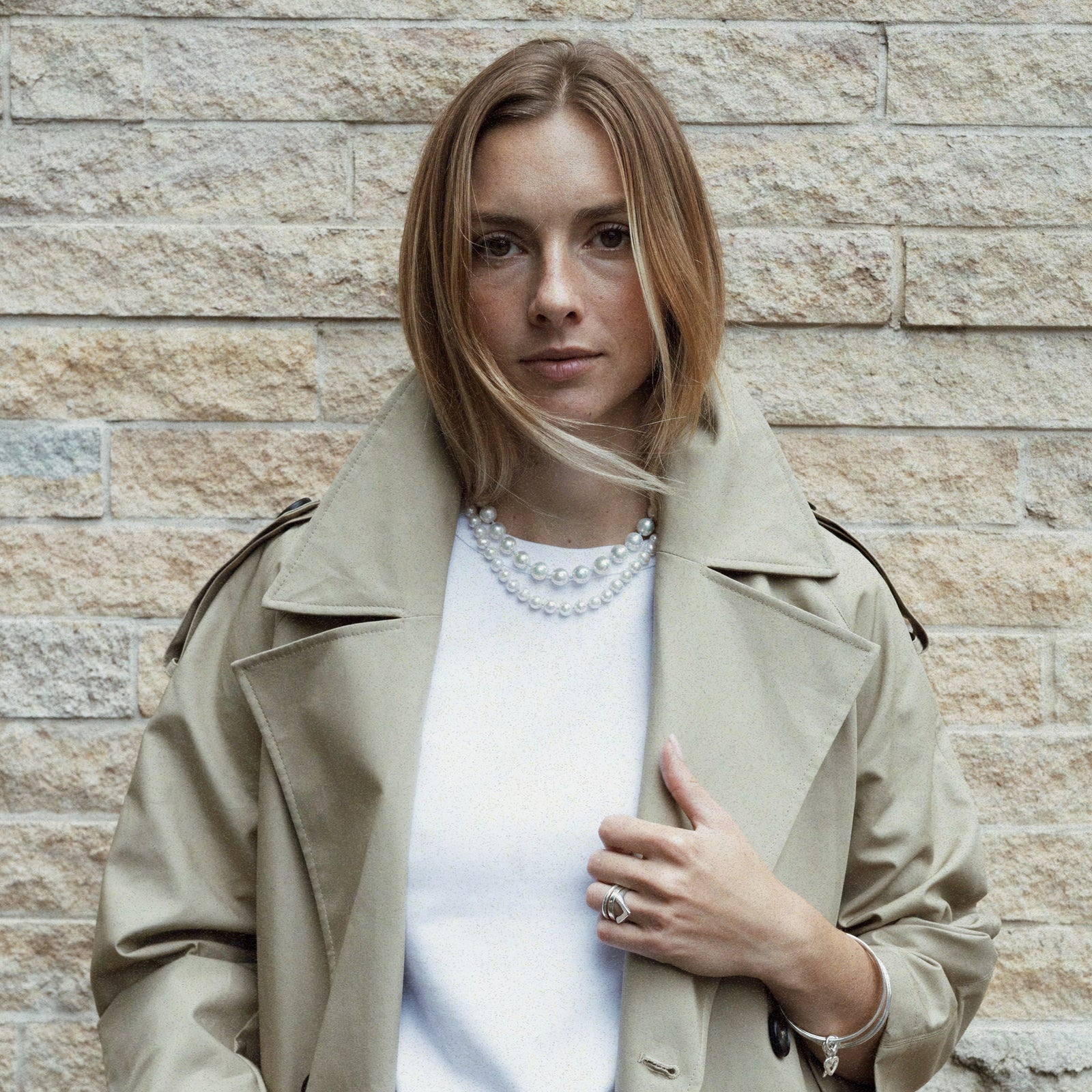 Silver Midi White Holiday Pearl Necklace