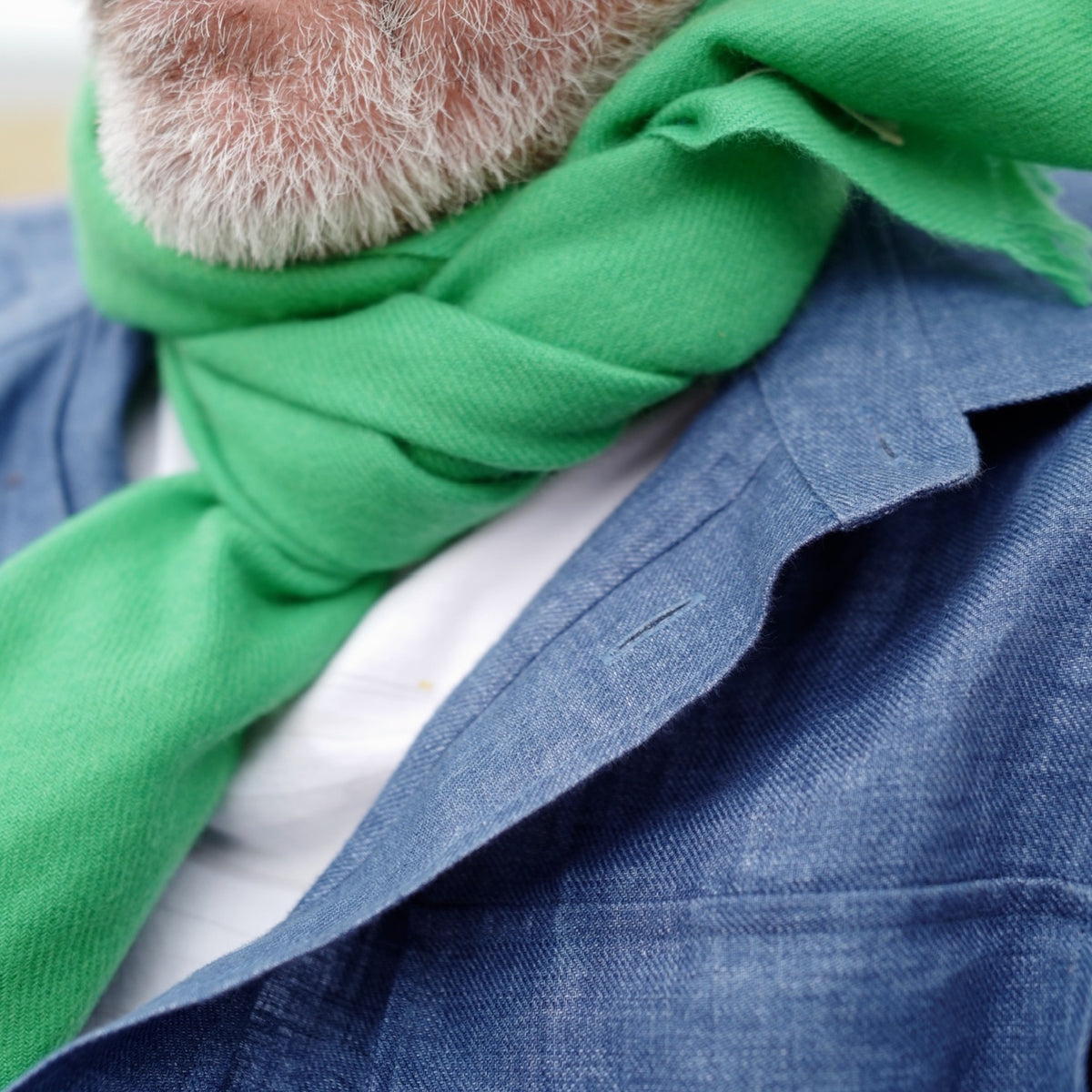 [Men-hover] [modelwears Mini Scarf]