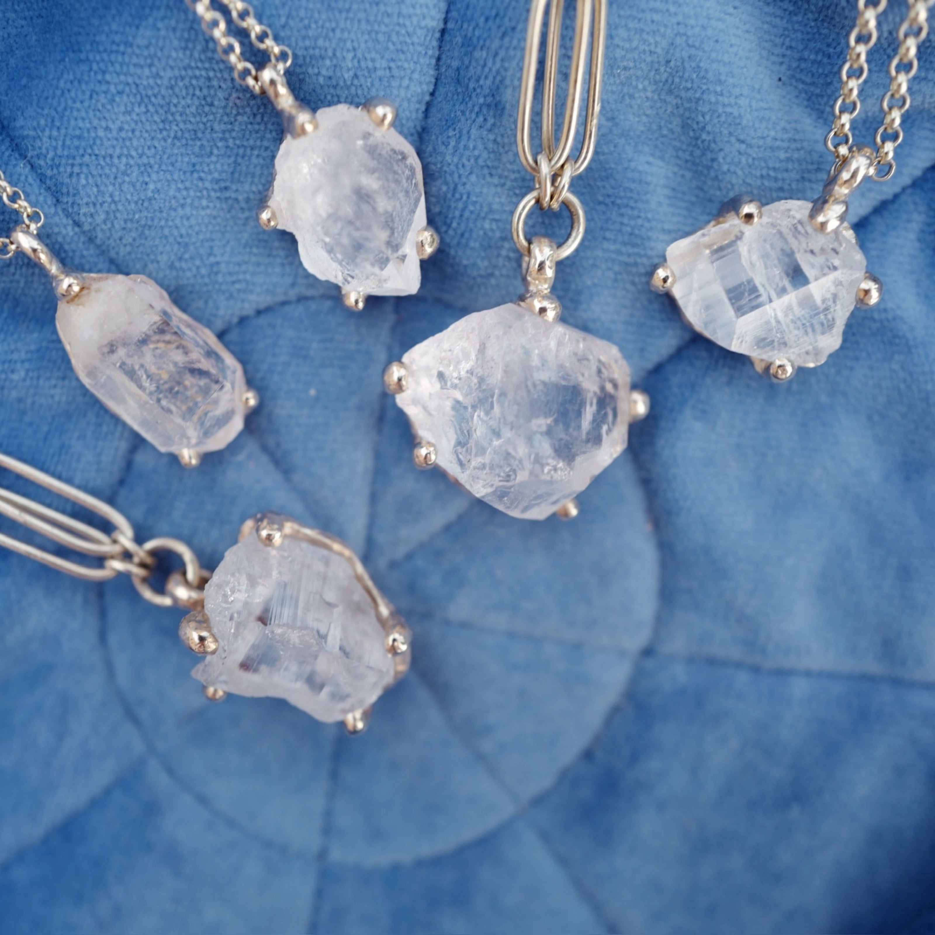 No.7 Gold Rock Crystal Pendant Necklace