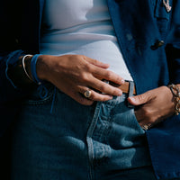 [modelwears Labradorite Silk Rouleau with Love Bead][Women]