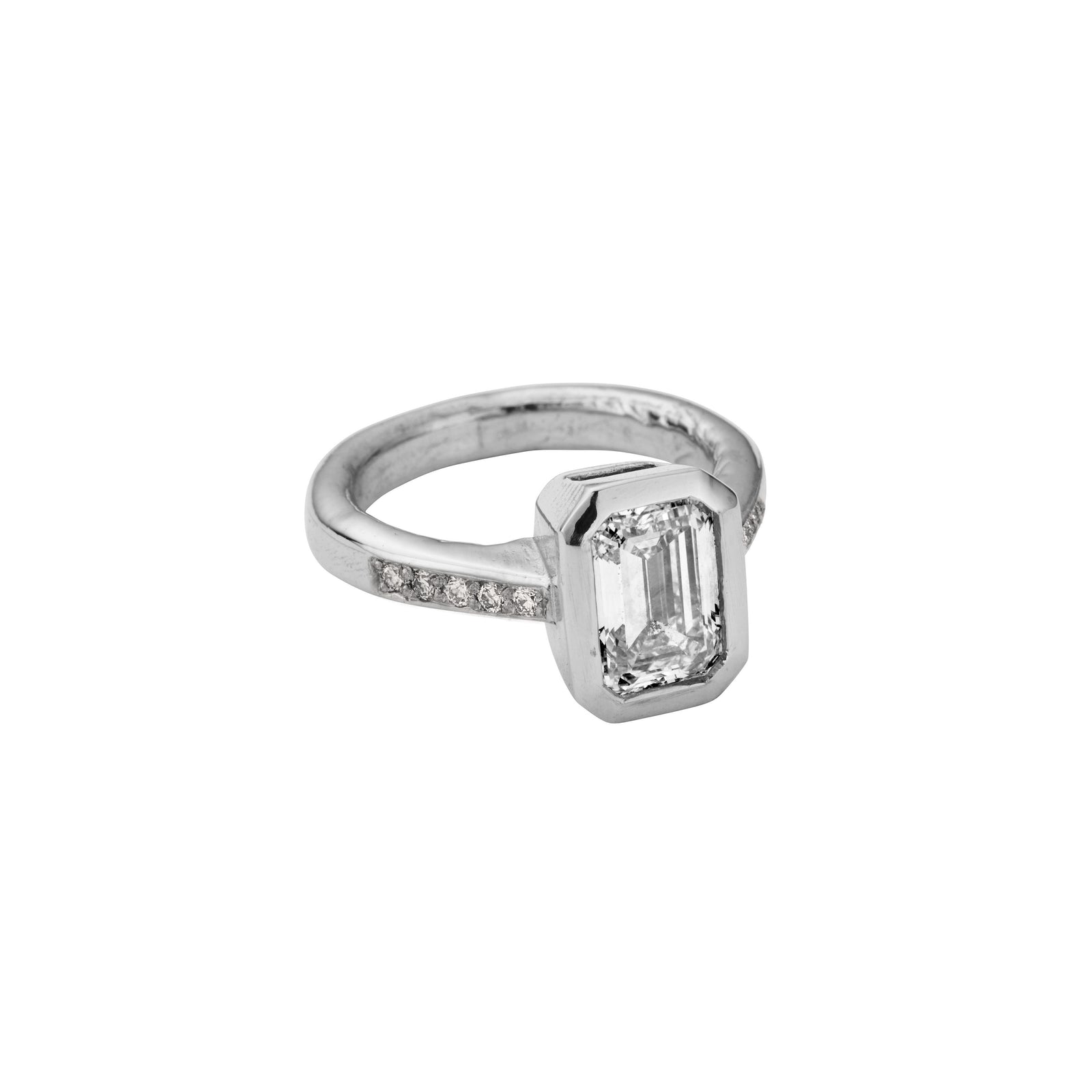 [diamond-shape: pave]