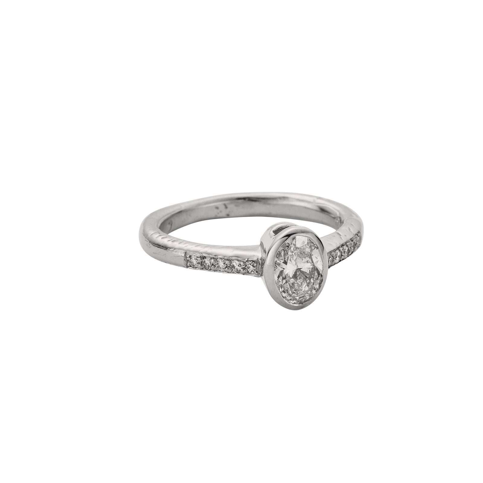 [diamond-shape: pave]