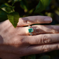 ALLENA Gold Emerald & Diamond Ring