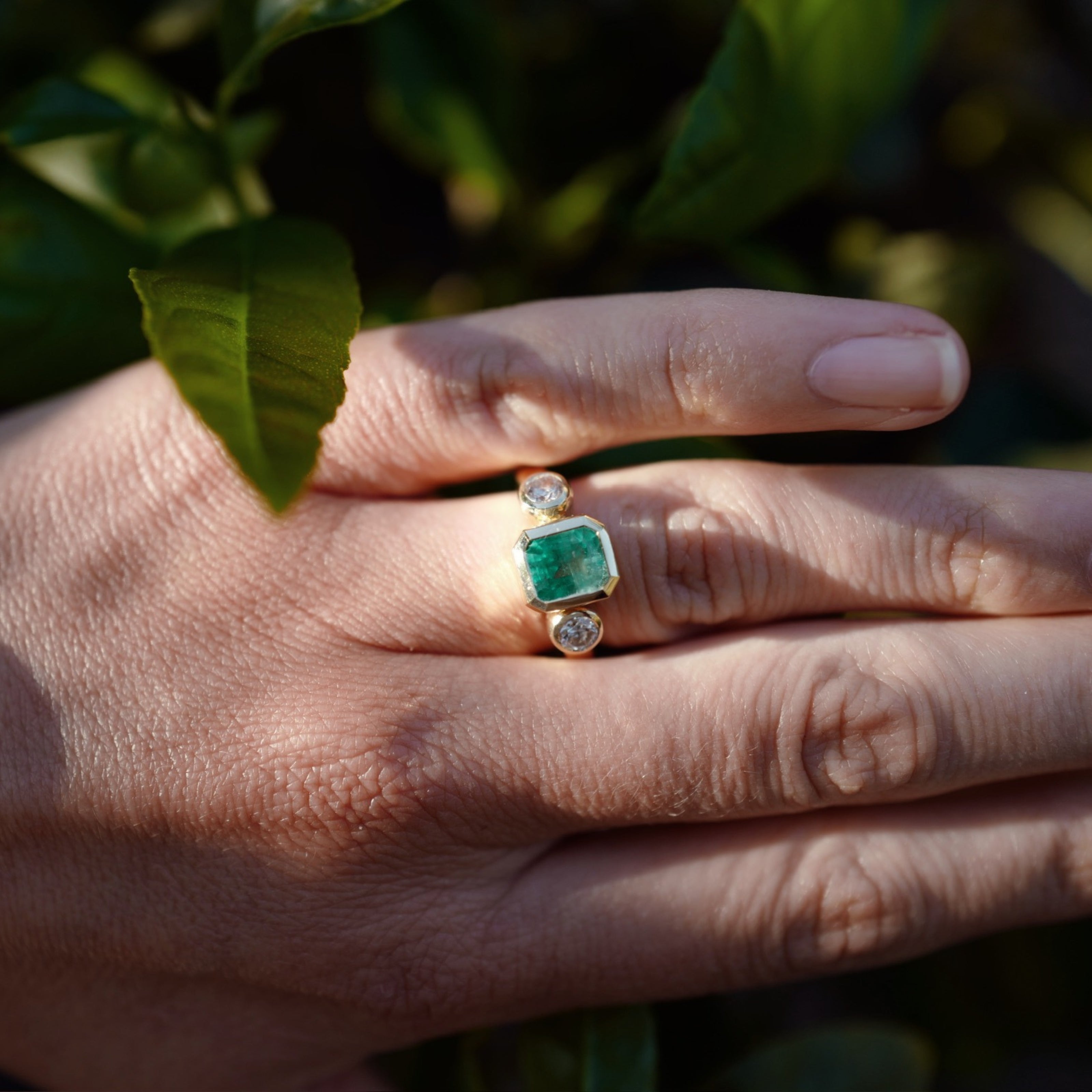ALLENA Gold Emerald & Diamond Ring