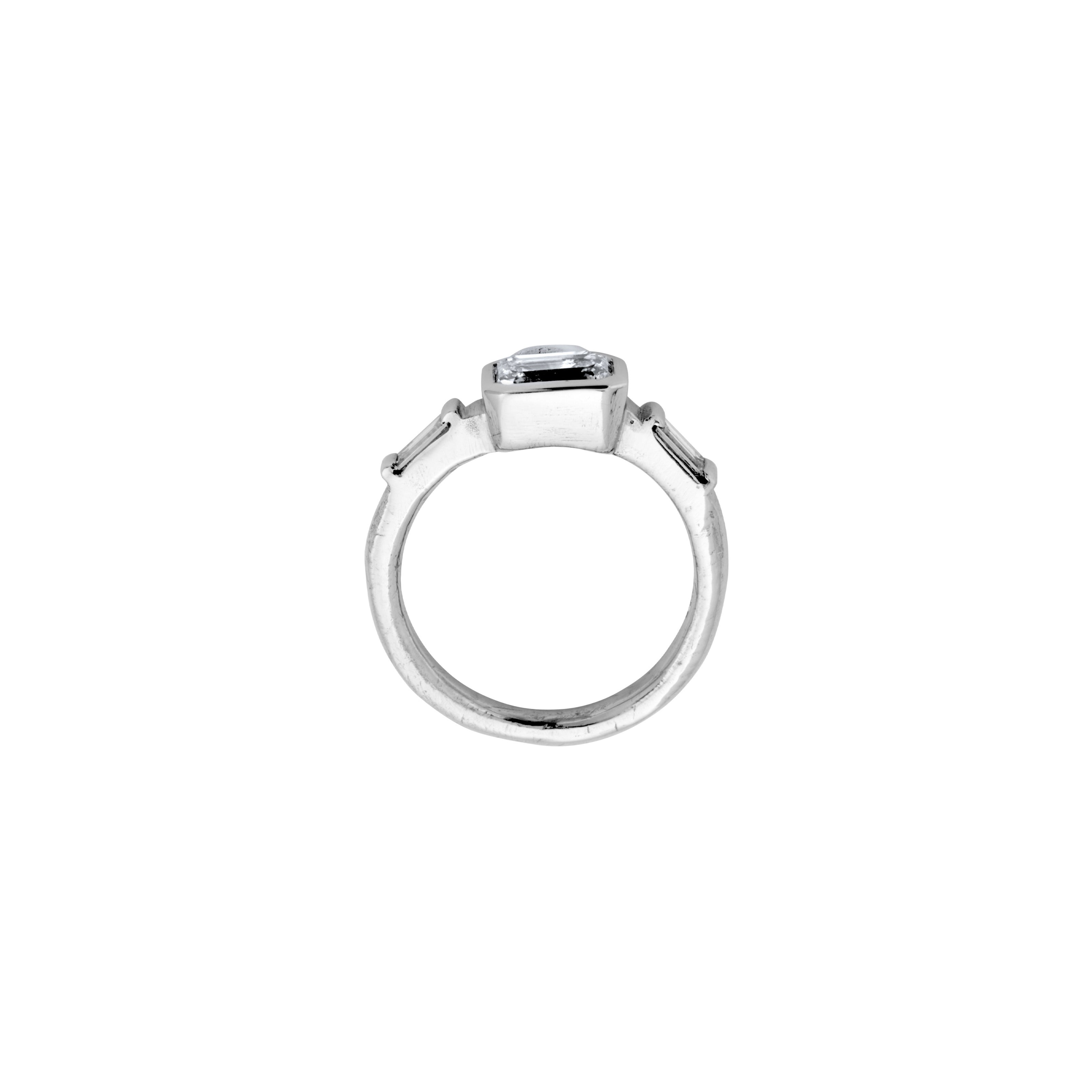 AMARA Platinum Diamond Ring