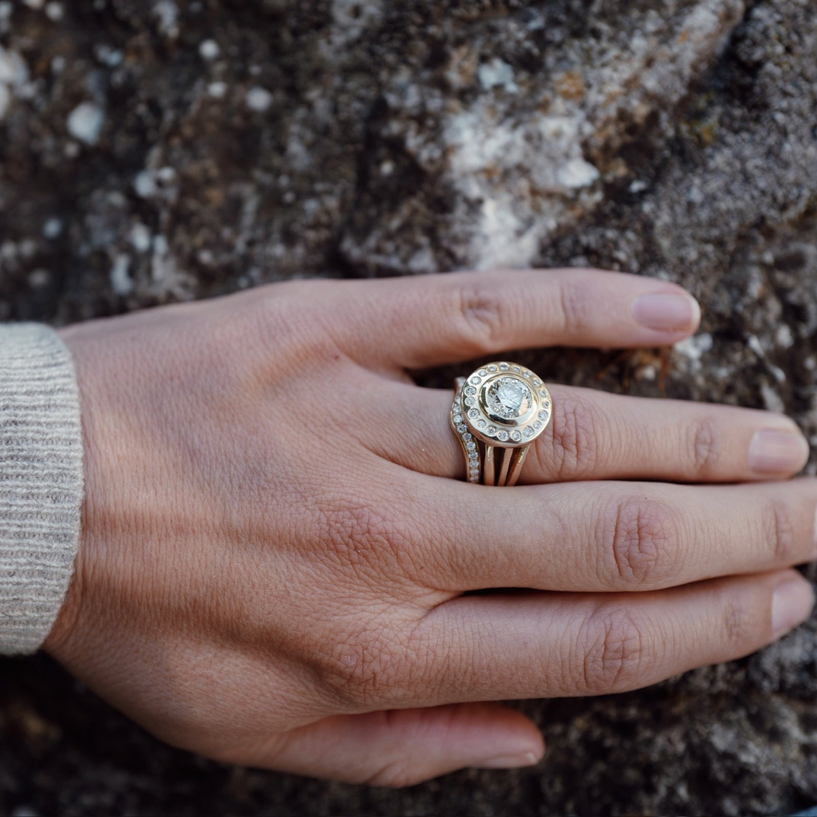 ARDITA Gold Diamond Ring