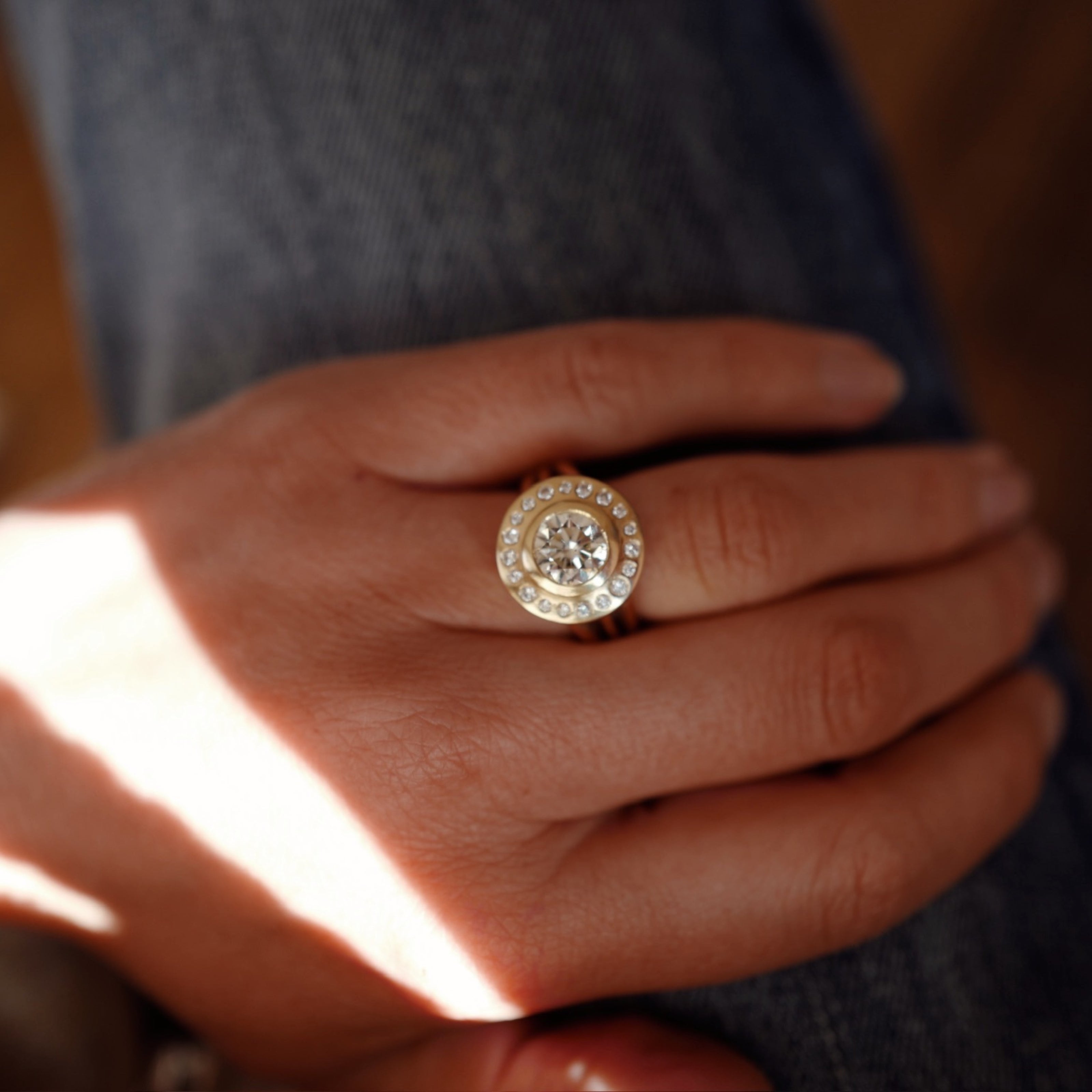 ARDITA Gold Diamond Ring
