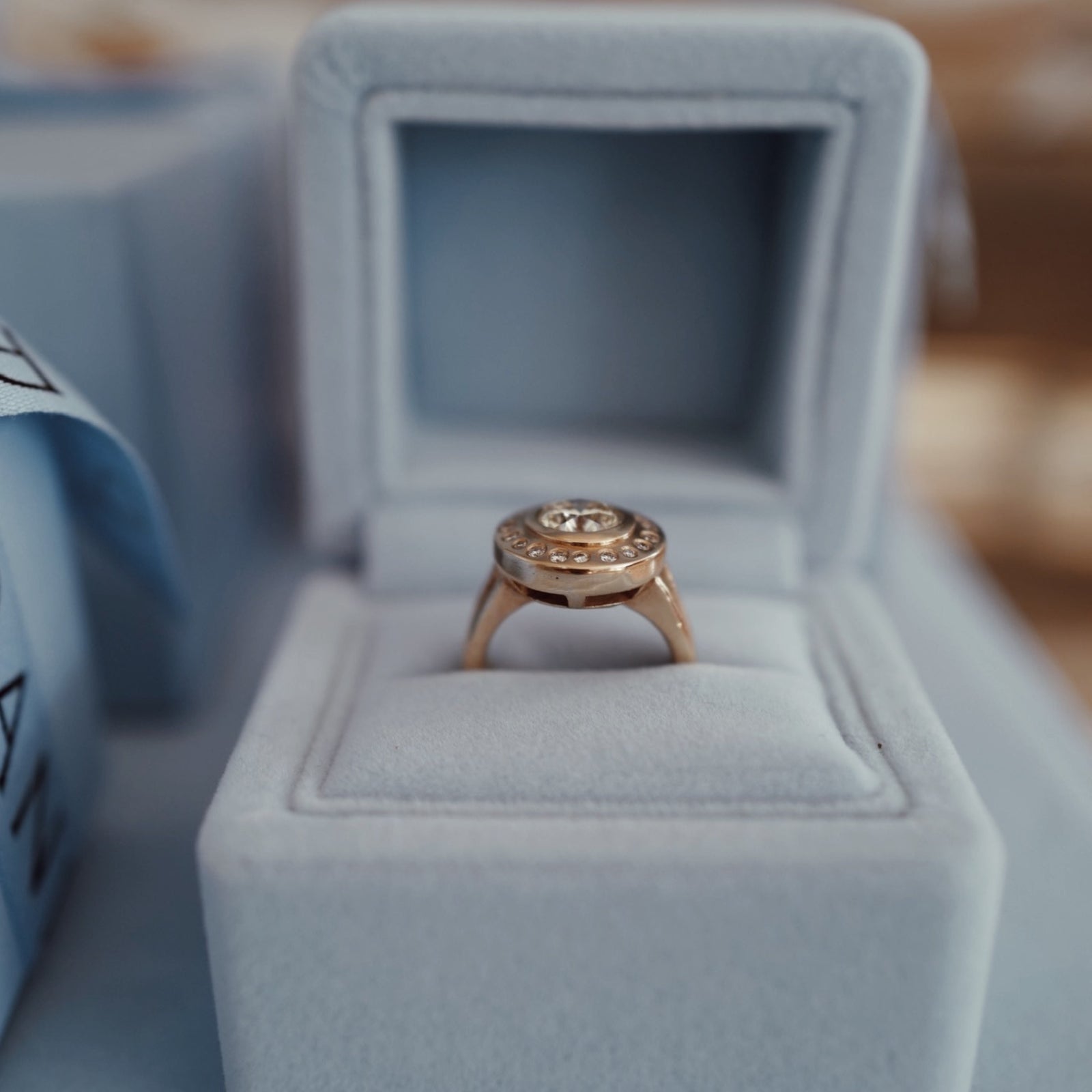 ARDITA Gold Diamond Ring