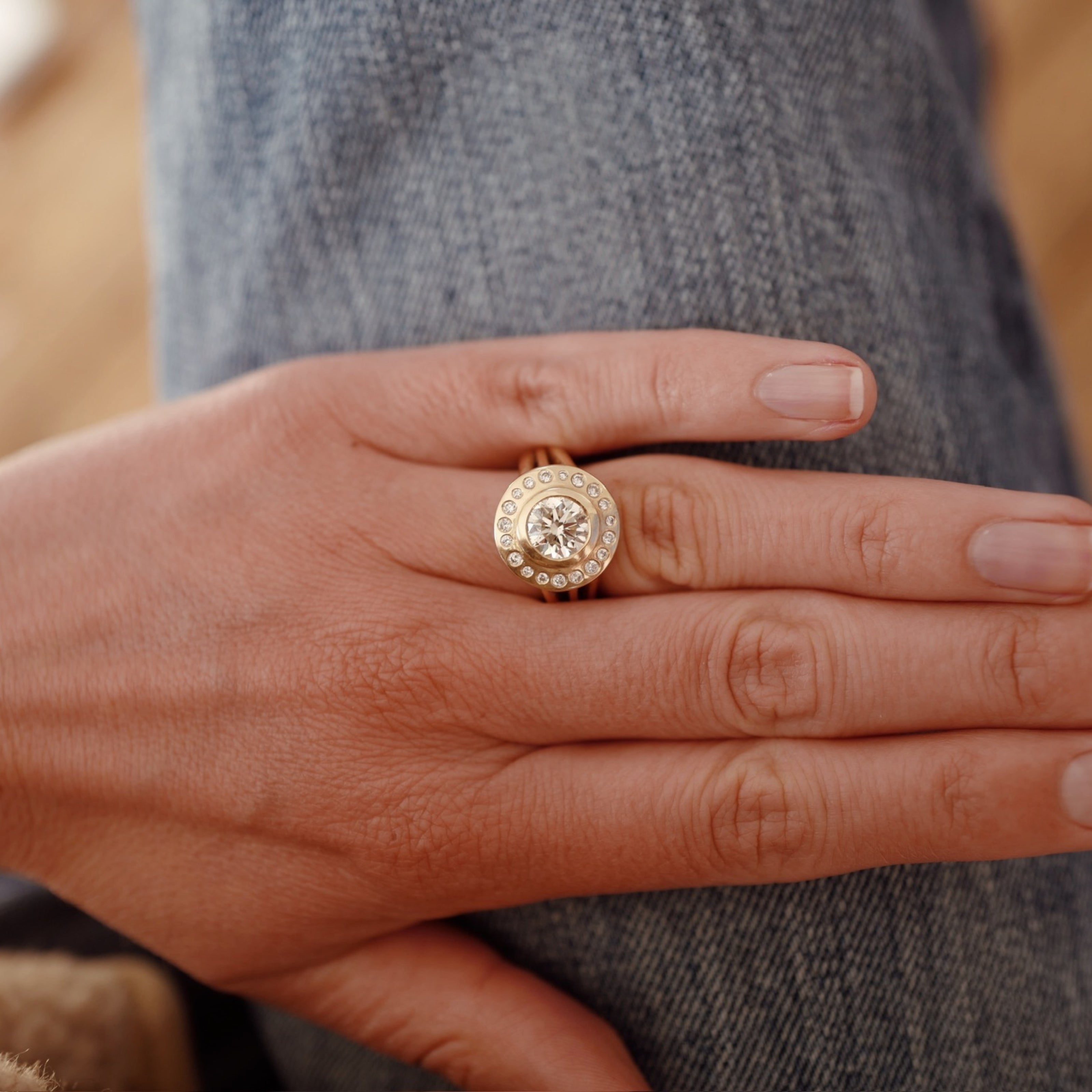 ARDITA Gold Diamond Ring