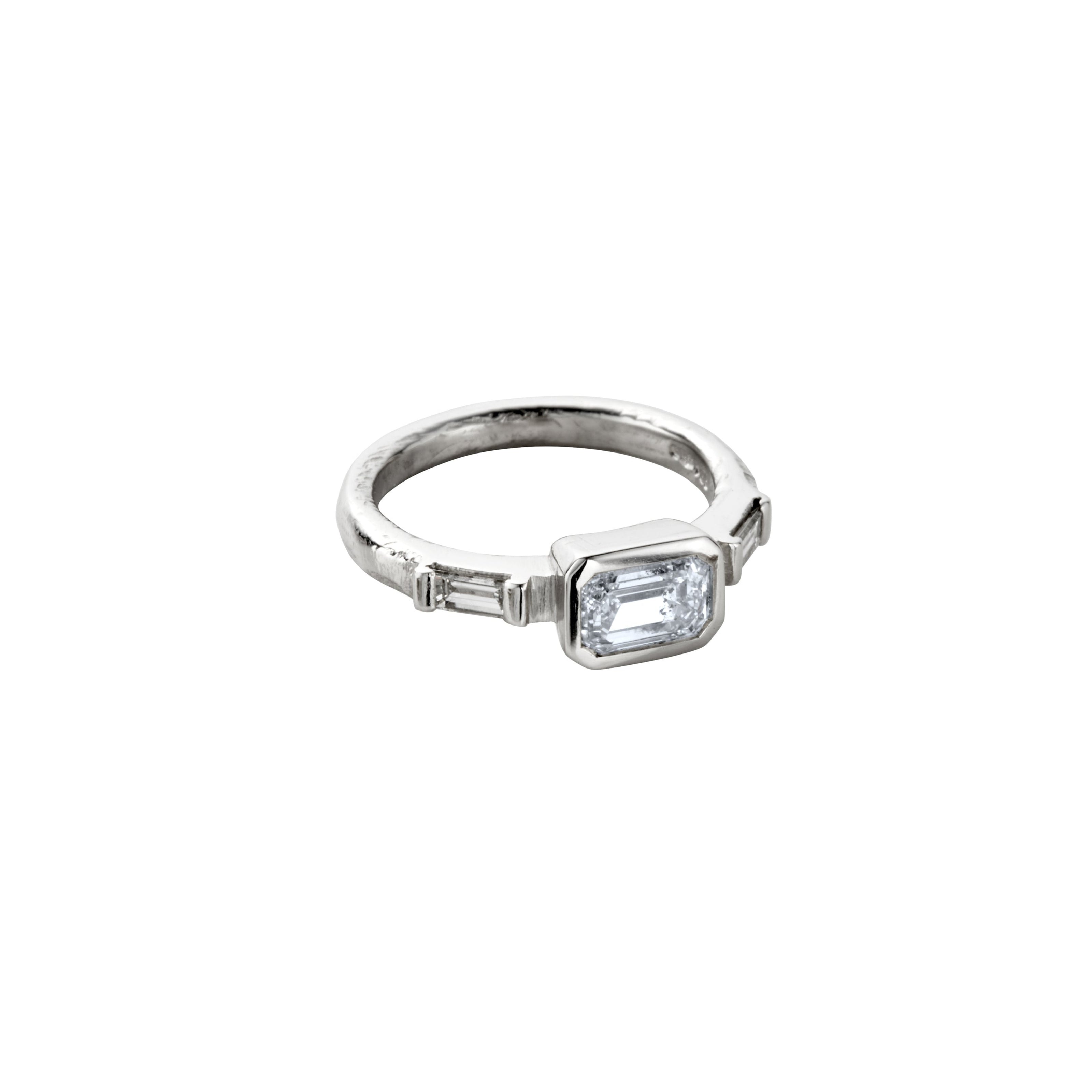 AMARA Platinum Diamond Ring