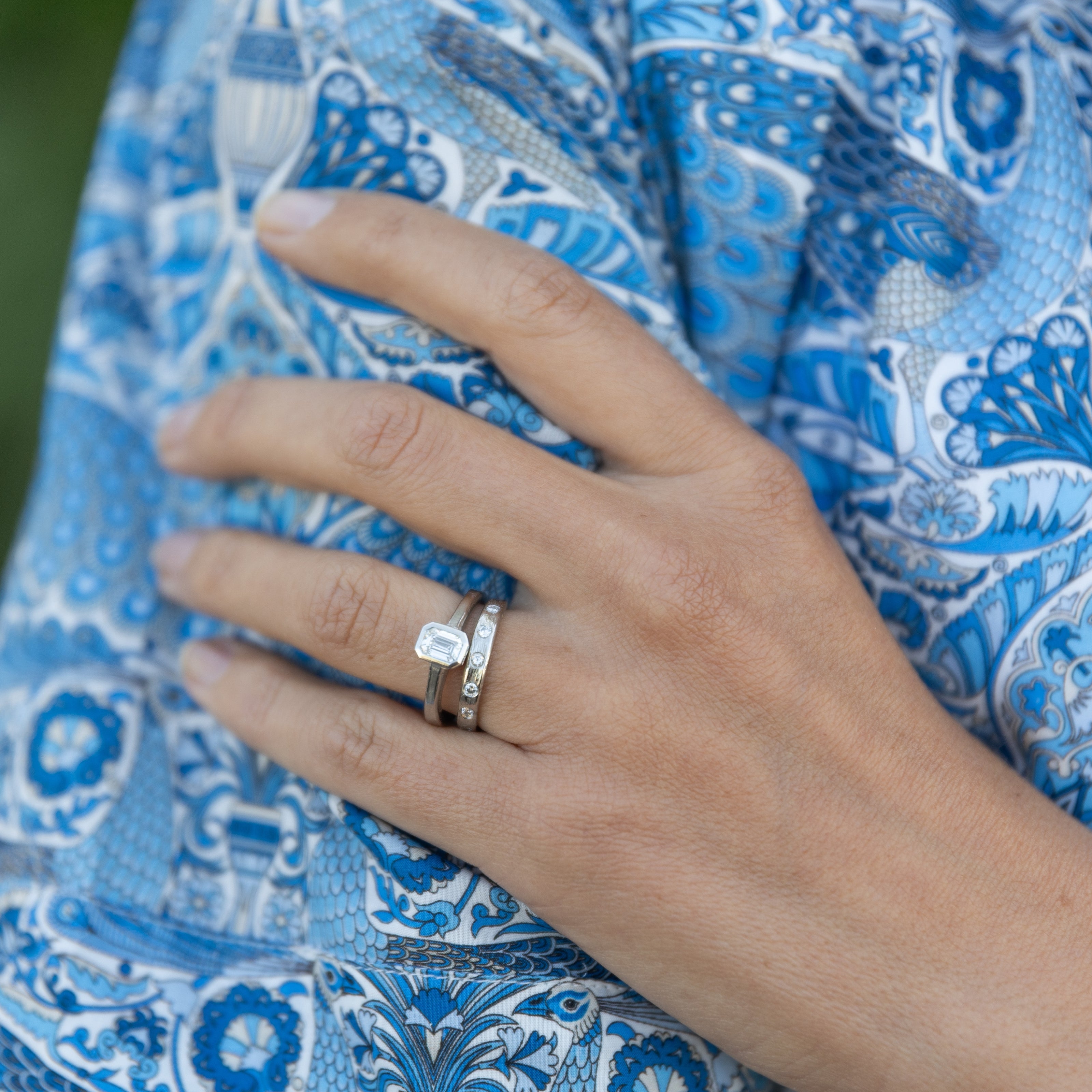 Ladies' 18ct White Gold Midi Posey Ring