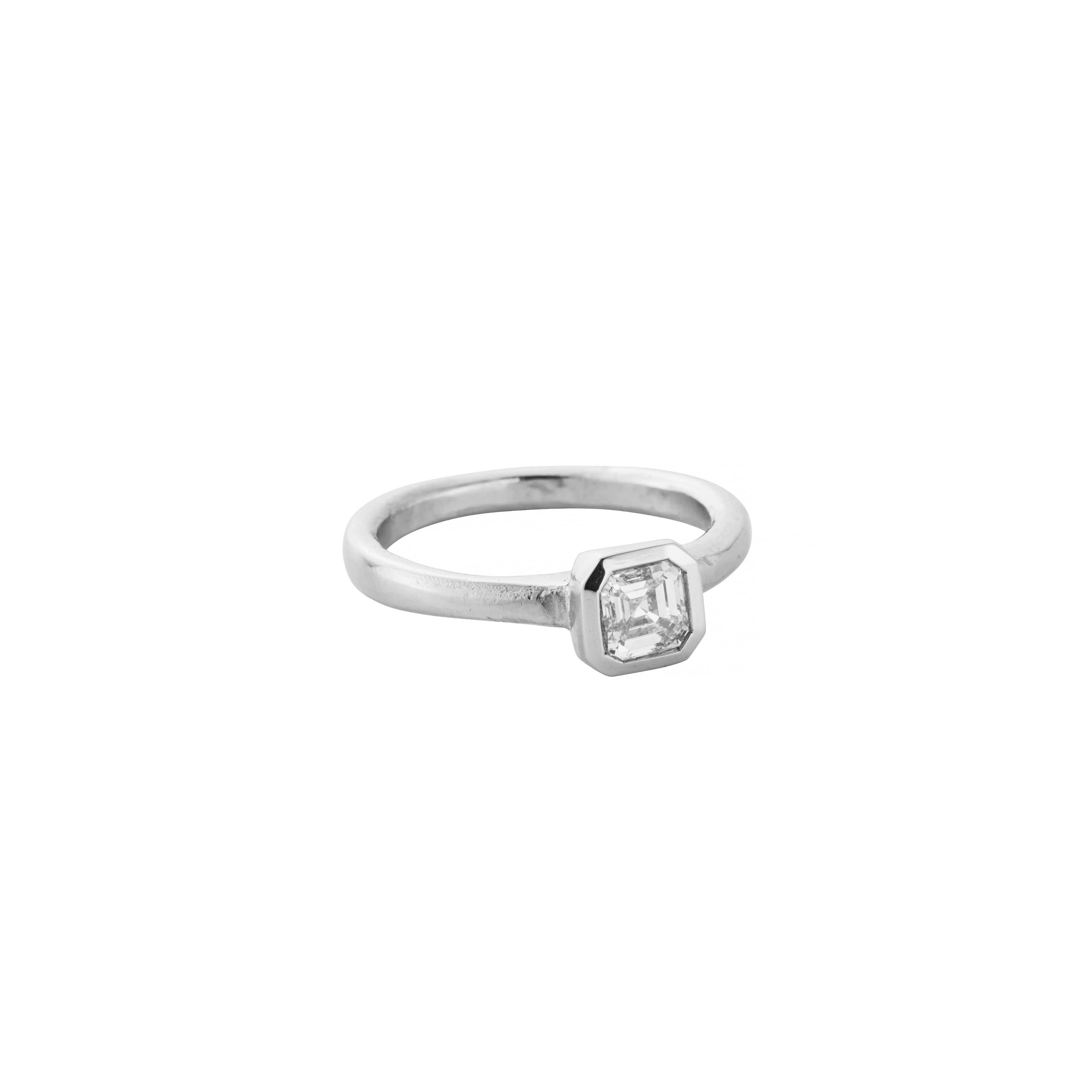 CHERIE Platinum Diamond Ring