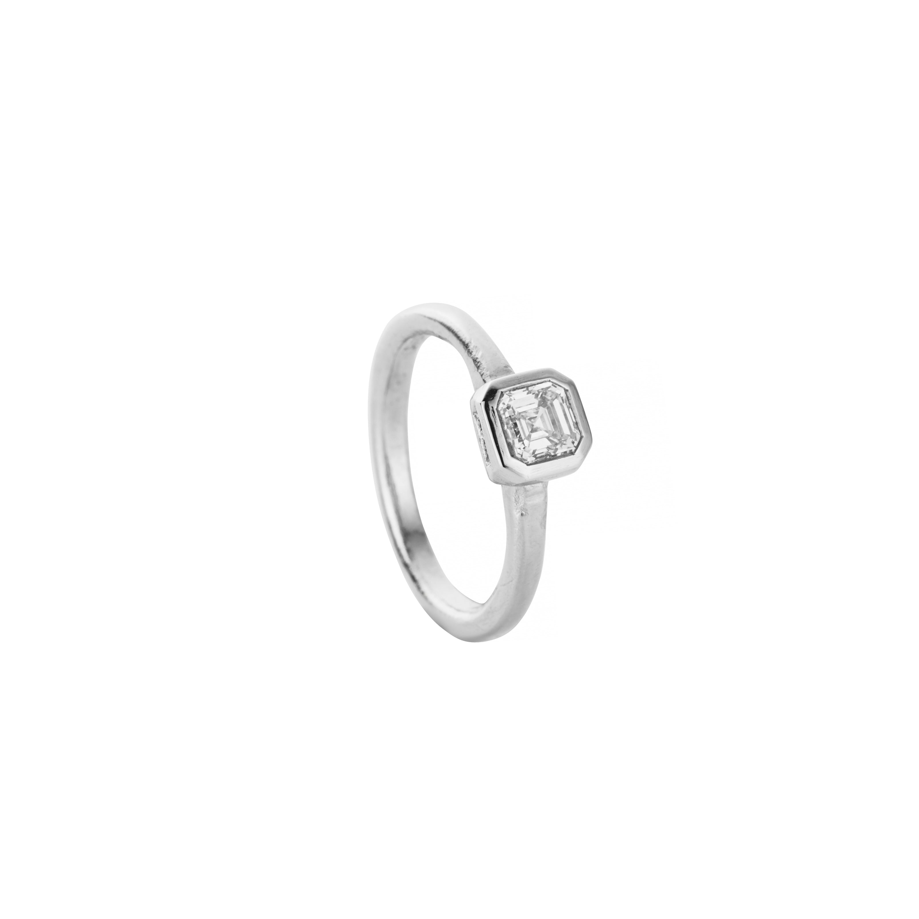CHERIE Platinum Diamond Ring