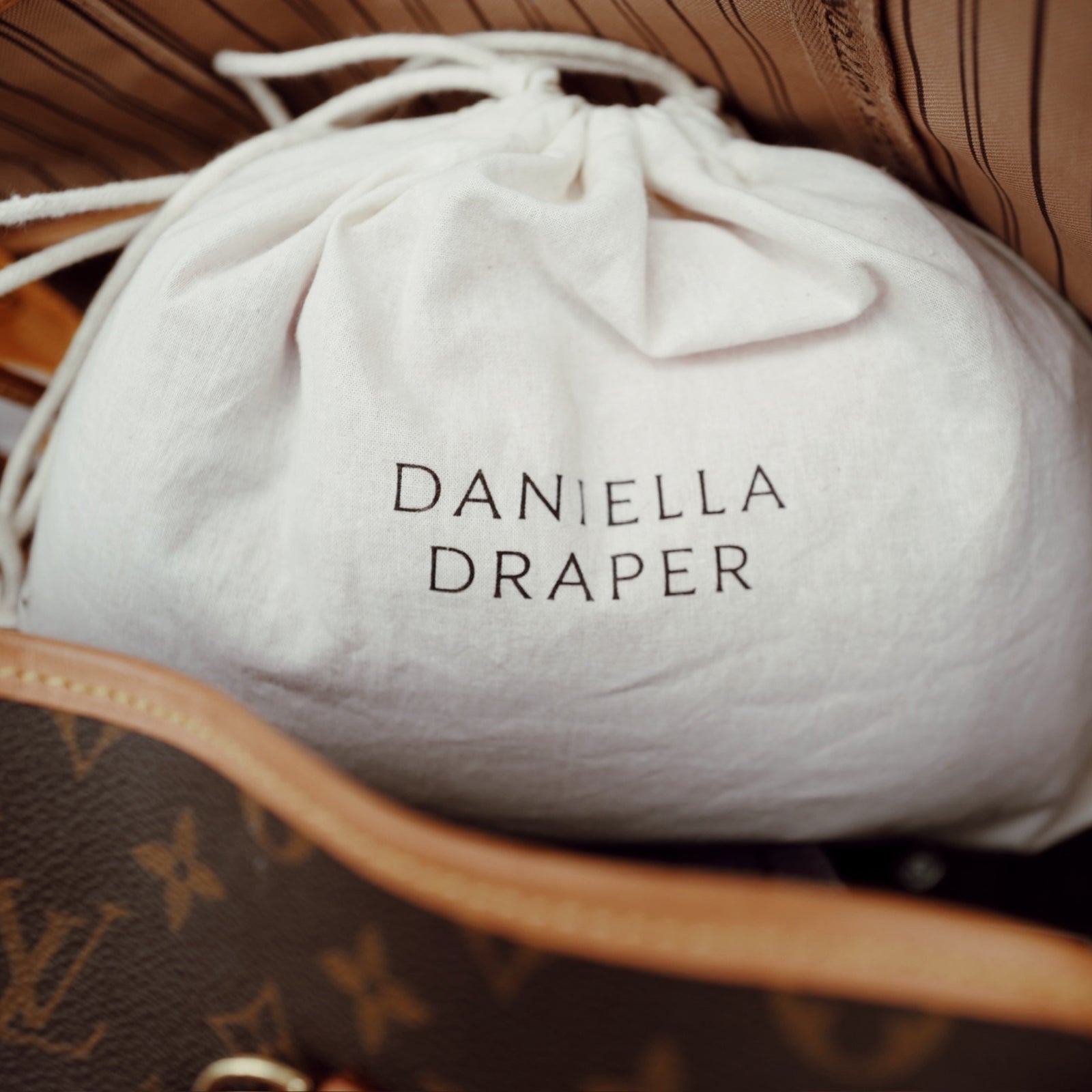[Men] [Women] [badge Product Shown: Dust Bag]