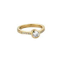 [diamond-shape: pave]