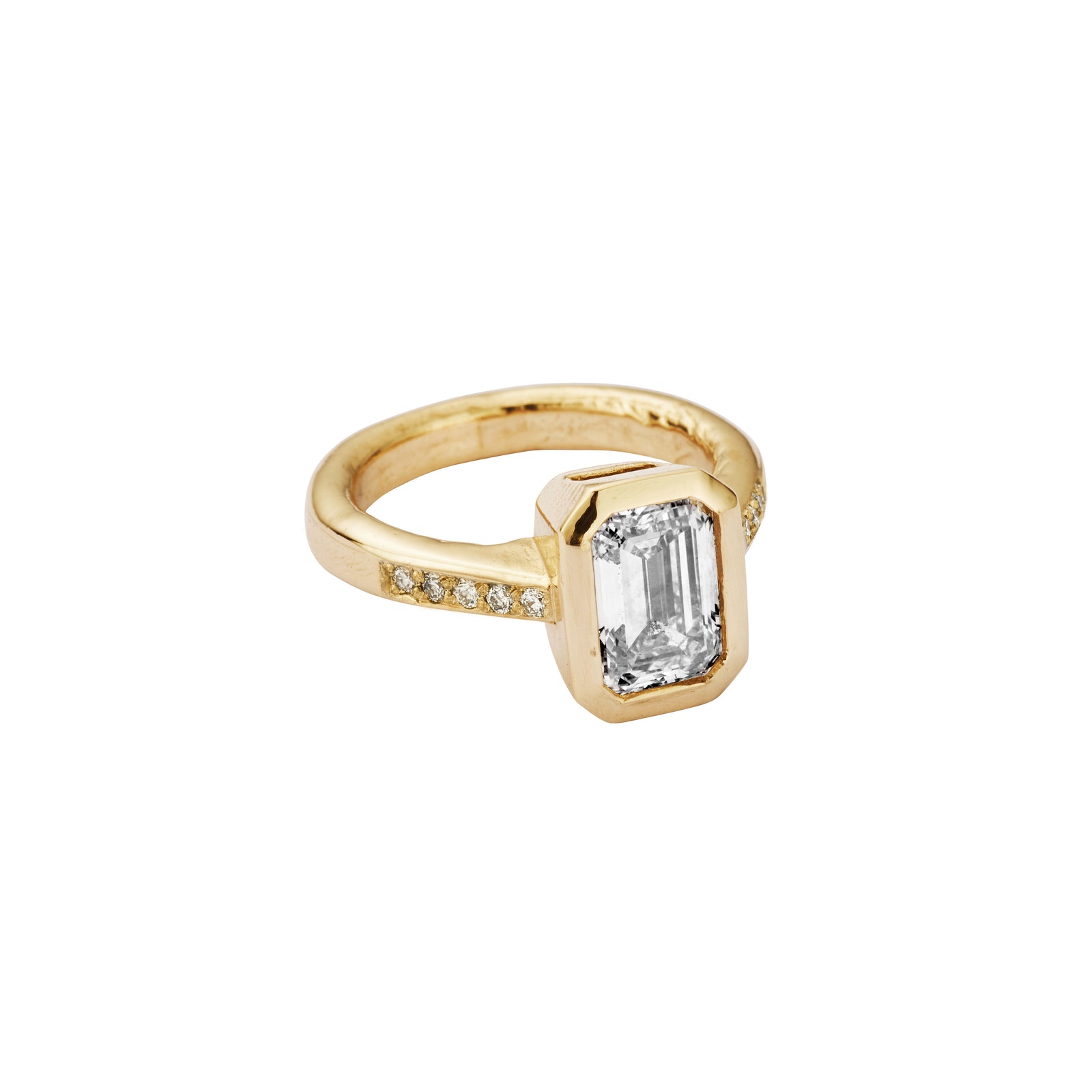 [diamond-shape: pave]