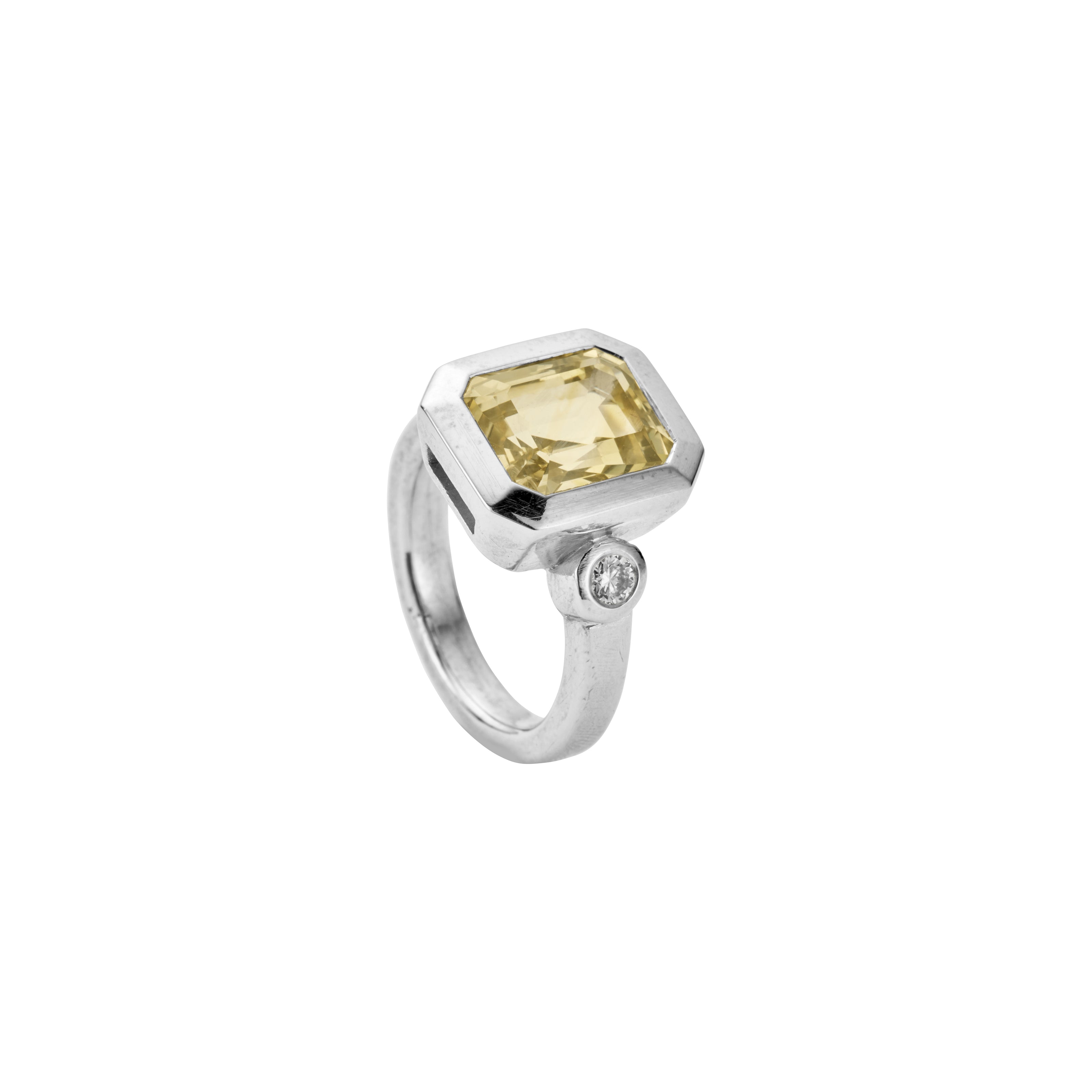 HELIA White Gold Yellow Sapphire & Diamond Ring