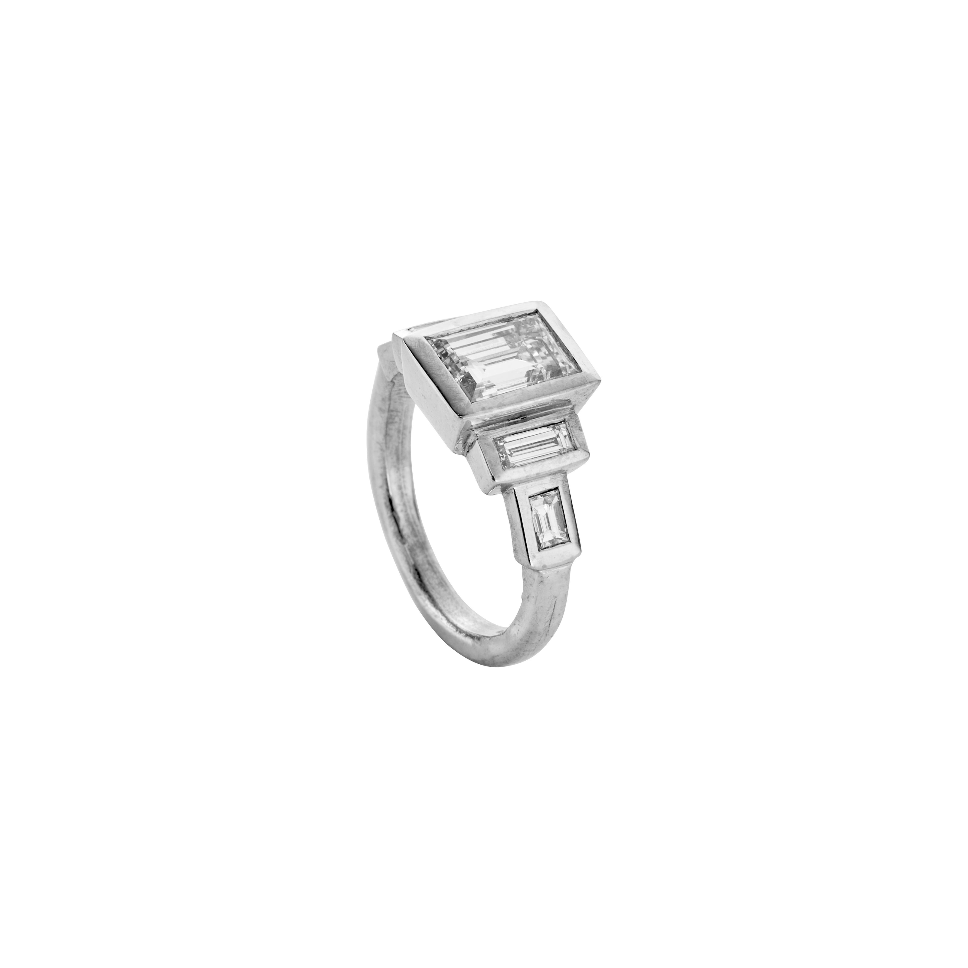 LUCILLE White Gold Diamond Ring