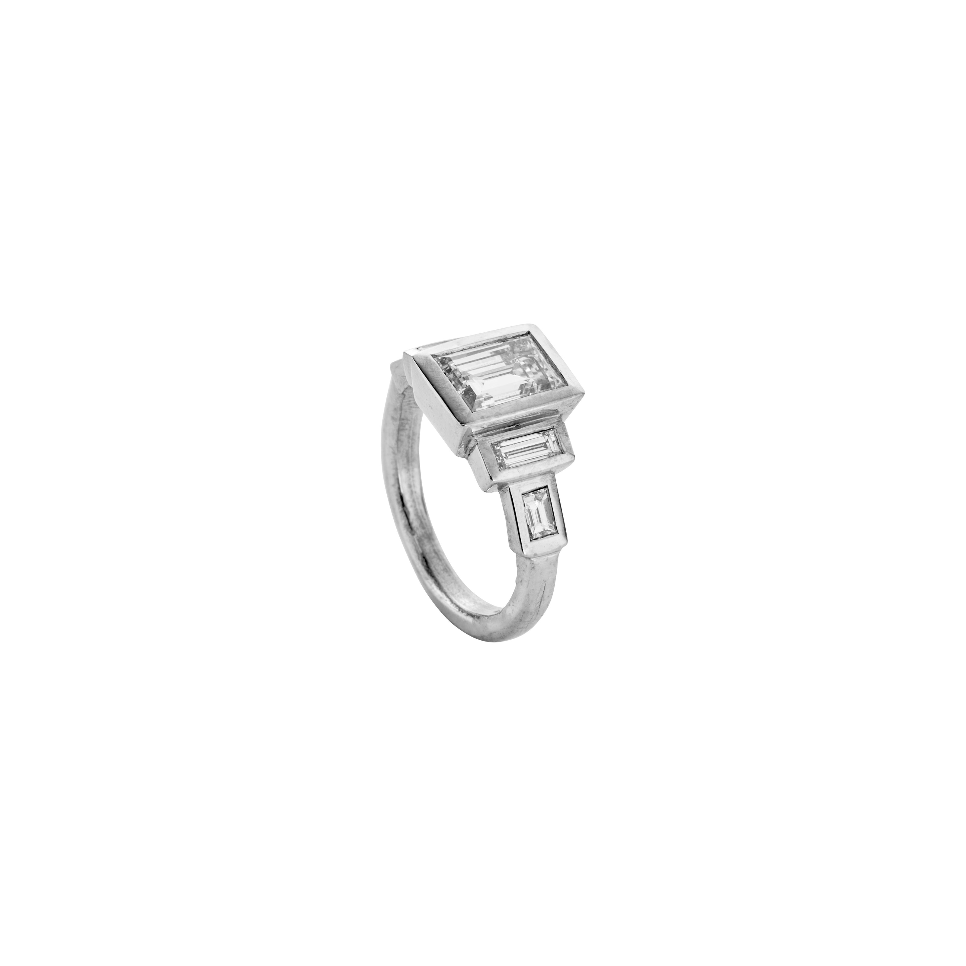 LUCILLE White Gold Diamond Ring