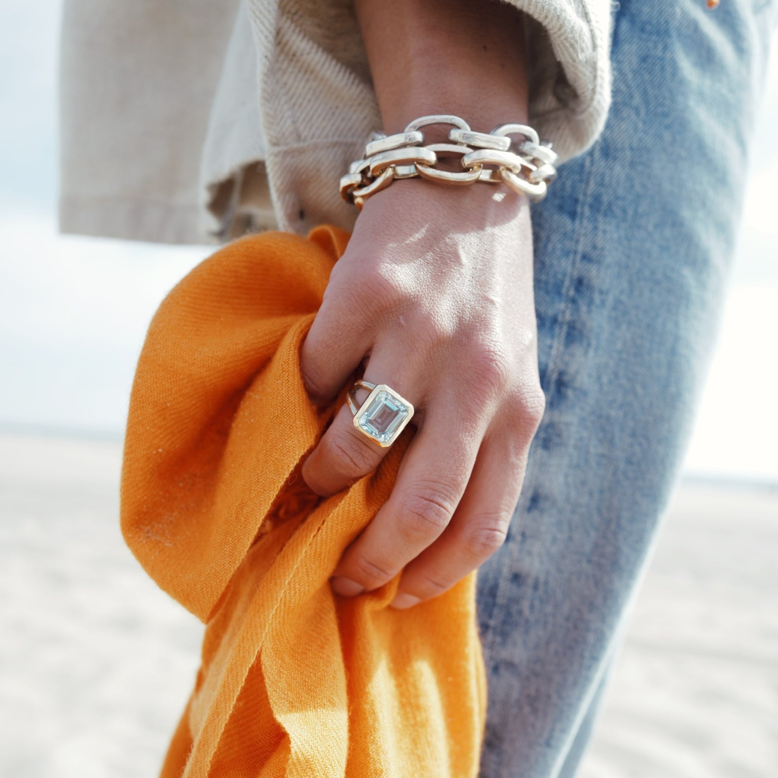 Gold Juno Blue Topaz Split Shank Ring