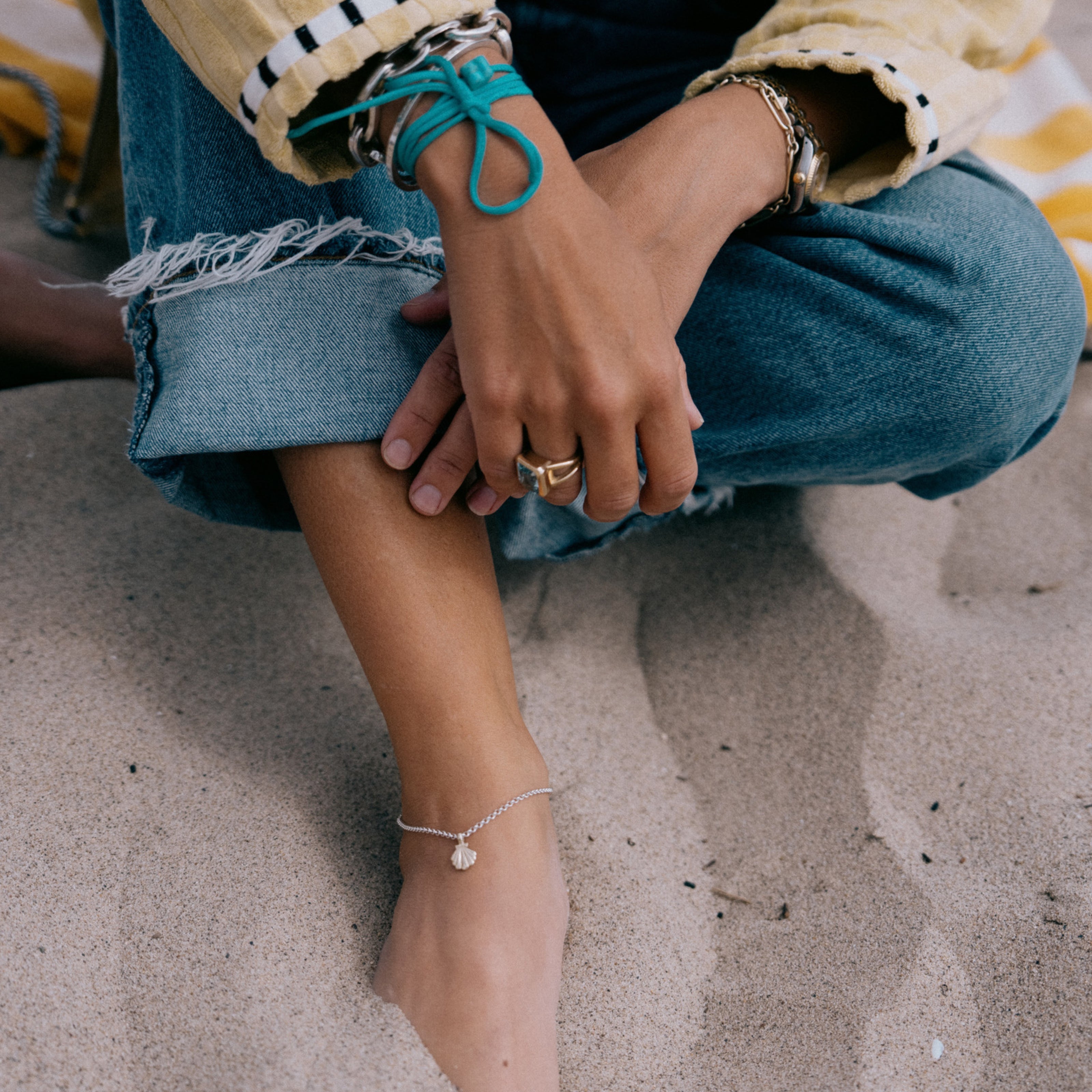 The Turquoise Silk Rouleau