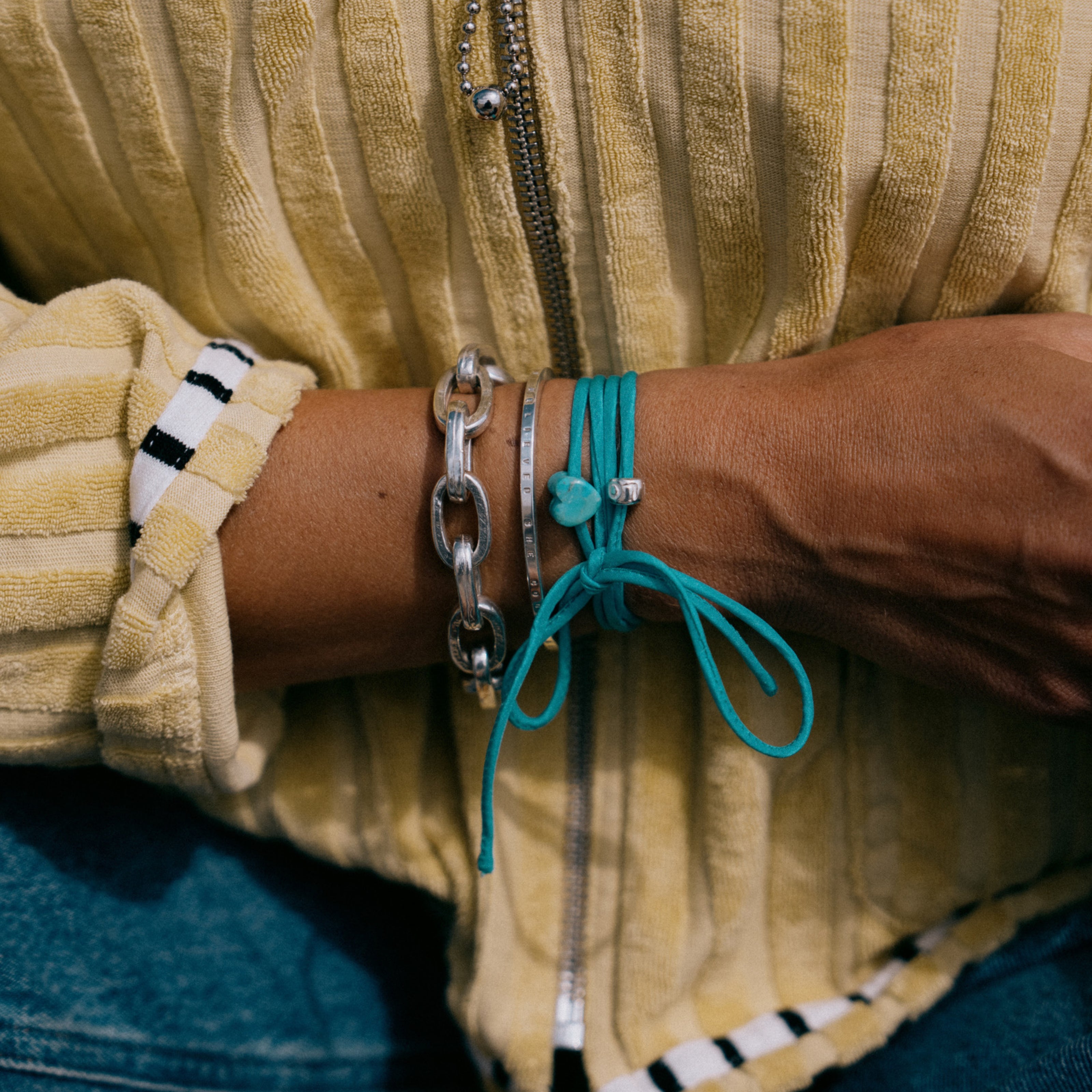 The Turquoise Silk Rouleau