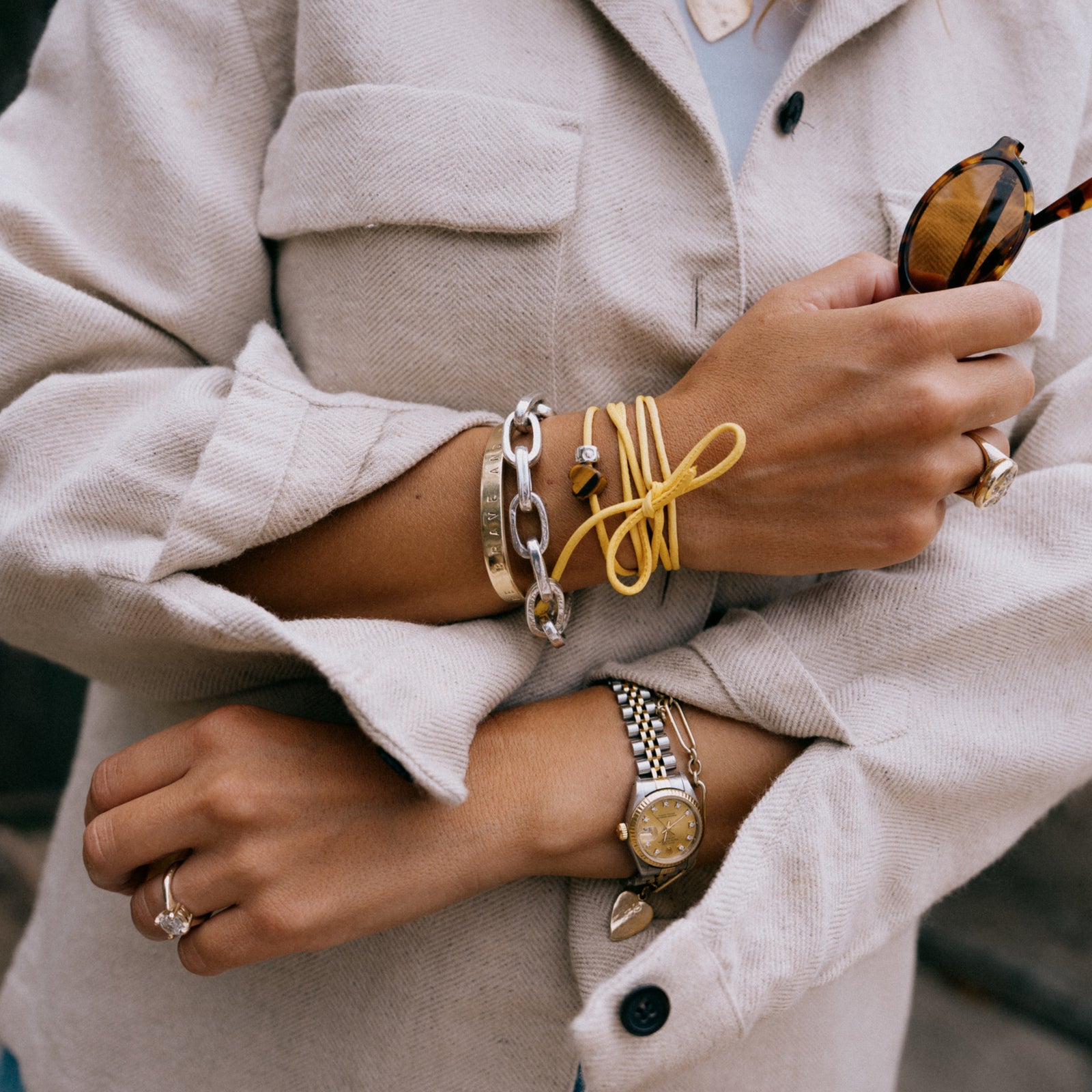 [modelwears Tiger's Eye Silk Rouleau with Love Bead][Women]