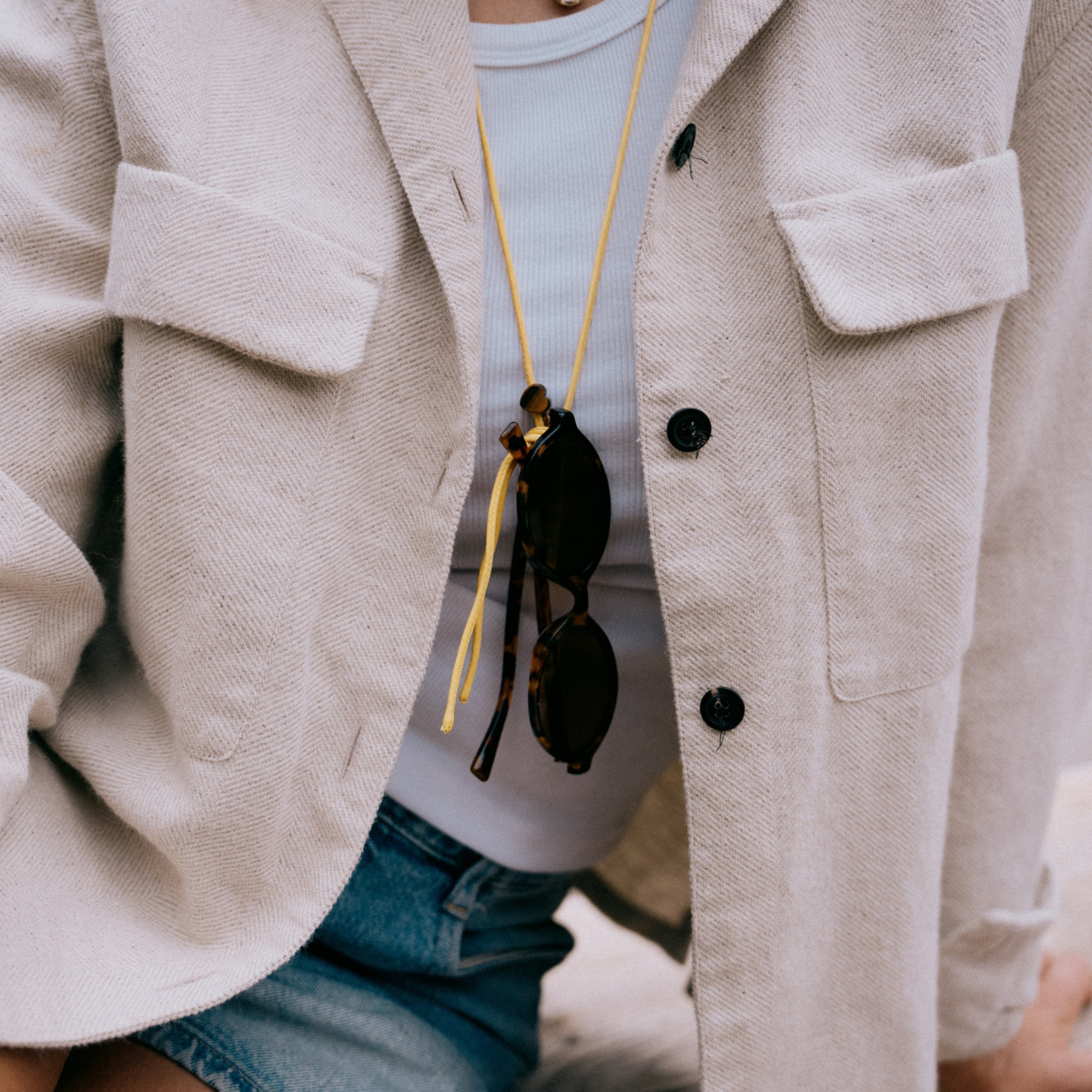 The Tiger's Eye Silk Rouleau