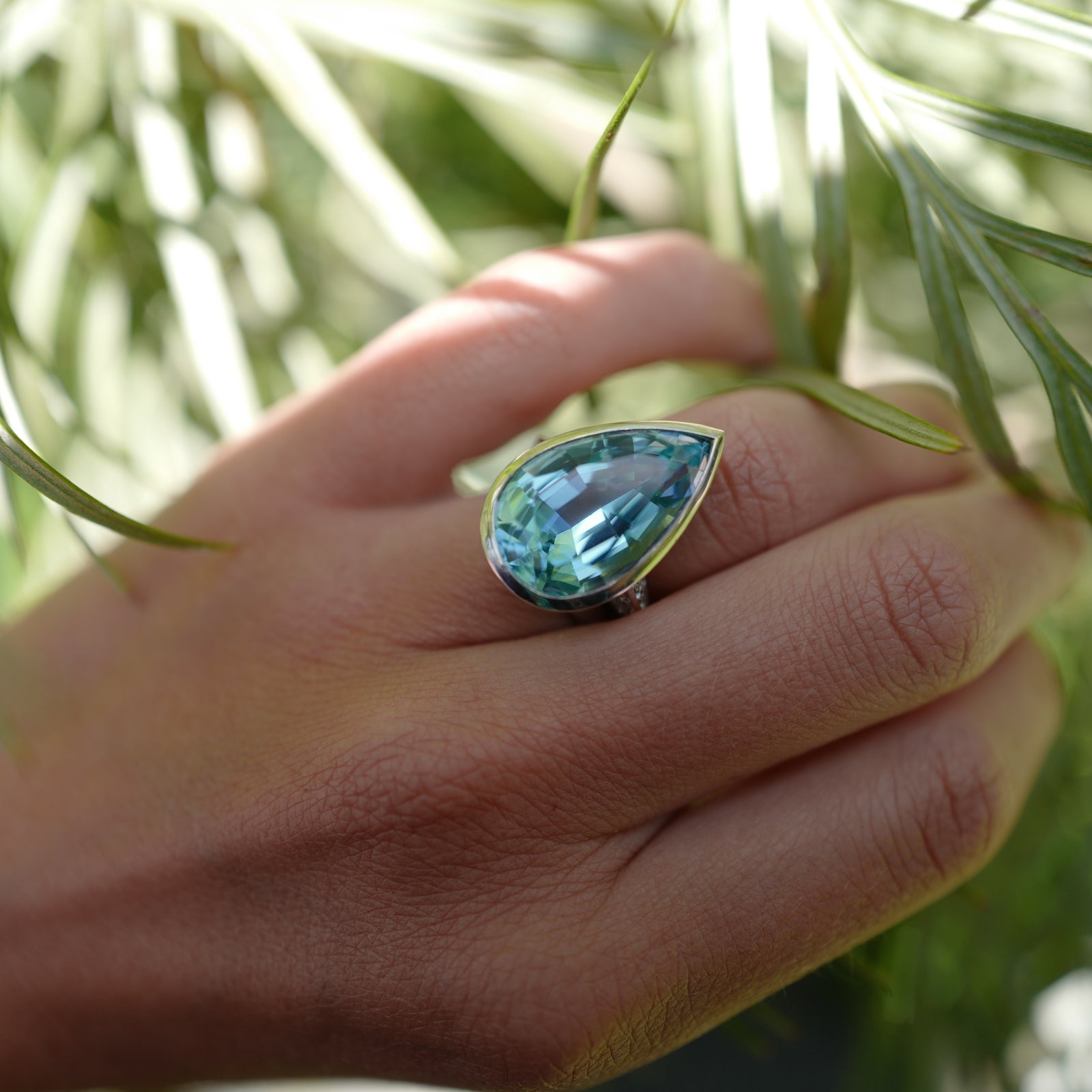 MARILYN White Gold Aquamarine & Diamond Ring