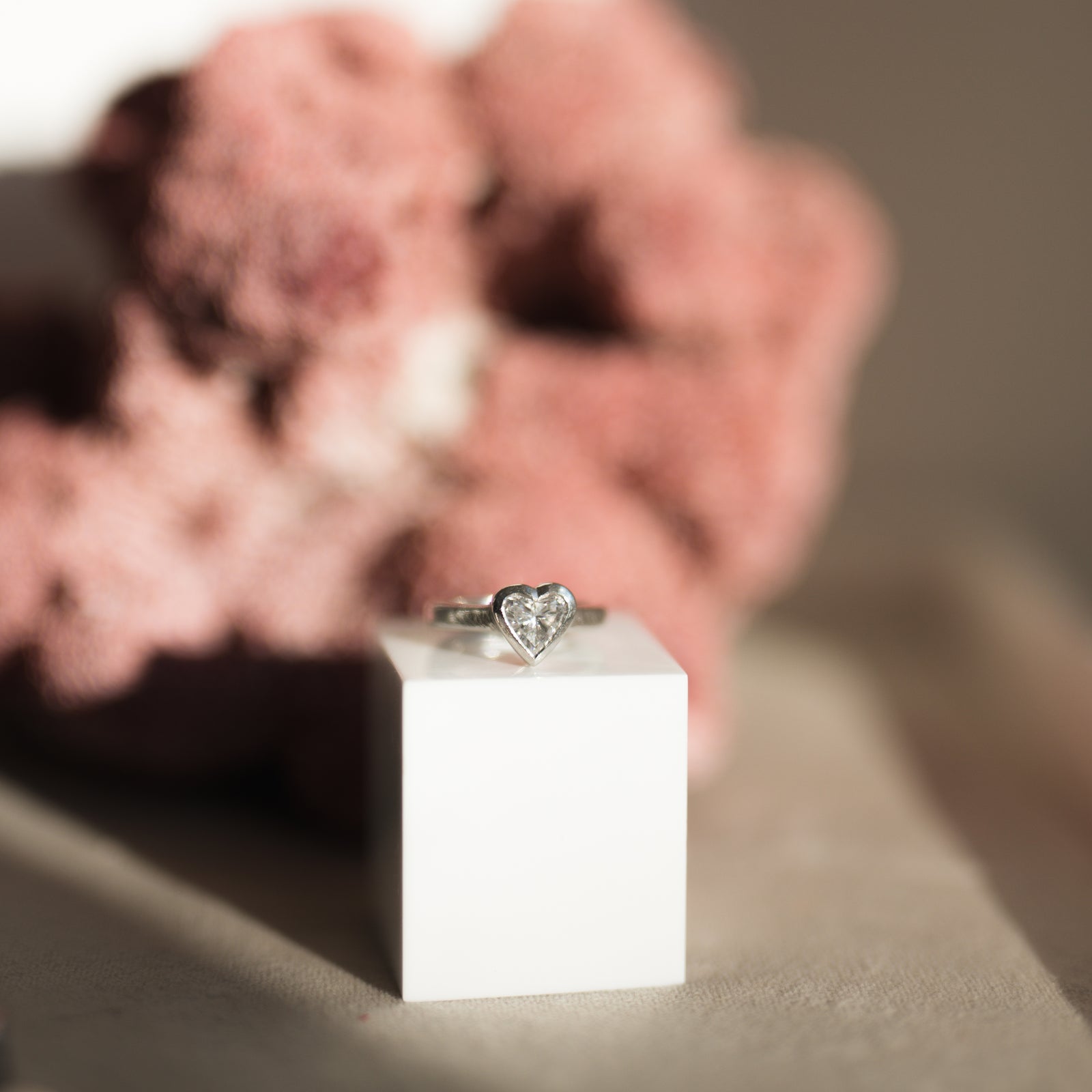 AMIAS Platinum Diamond Ring