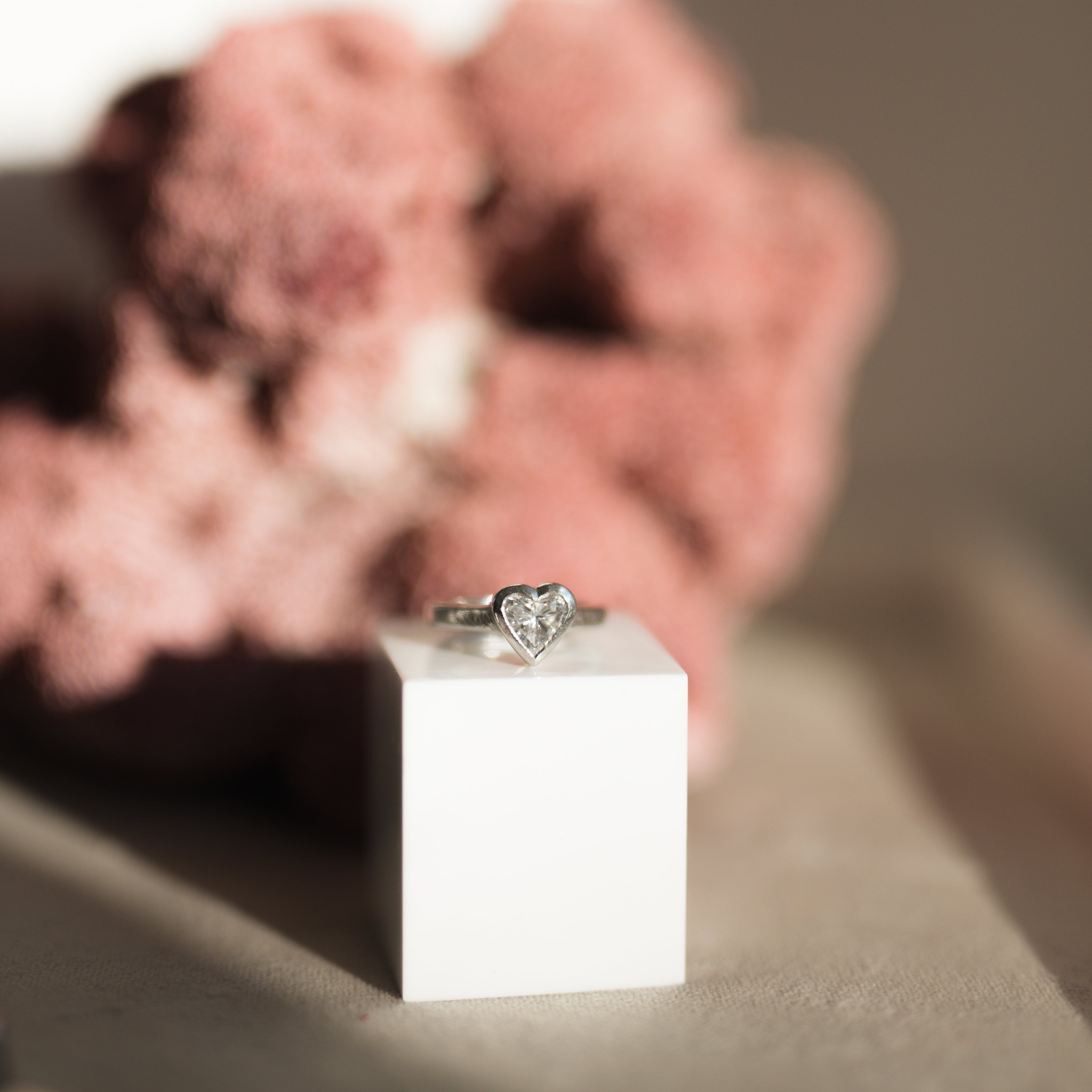 AMIAS Platinum Diamond Ring