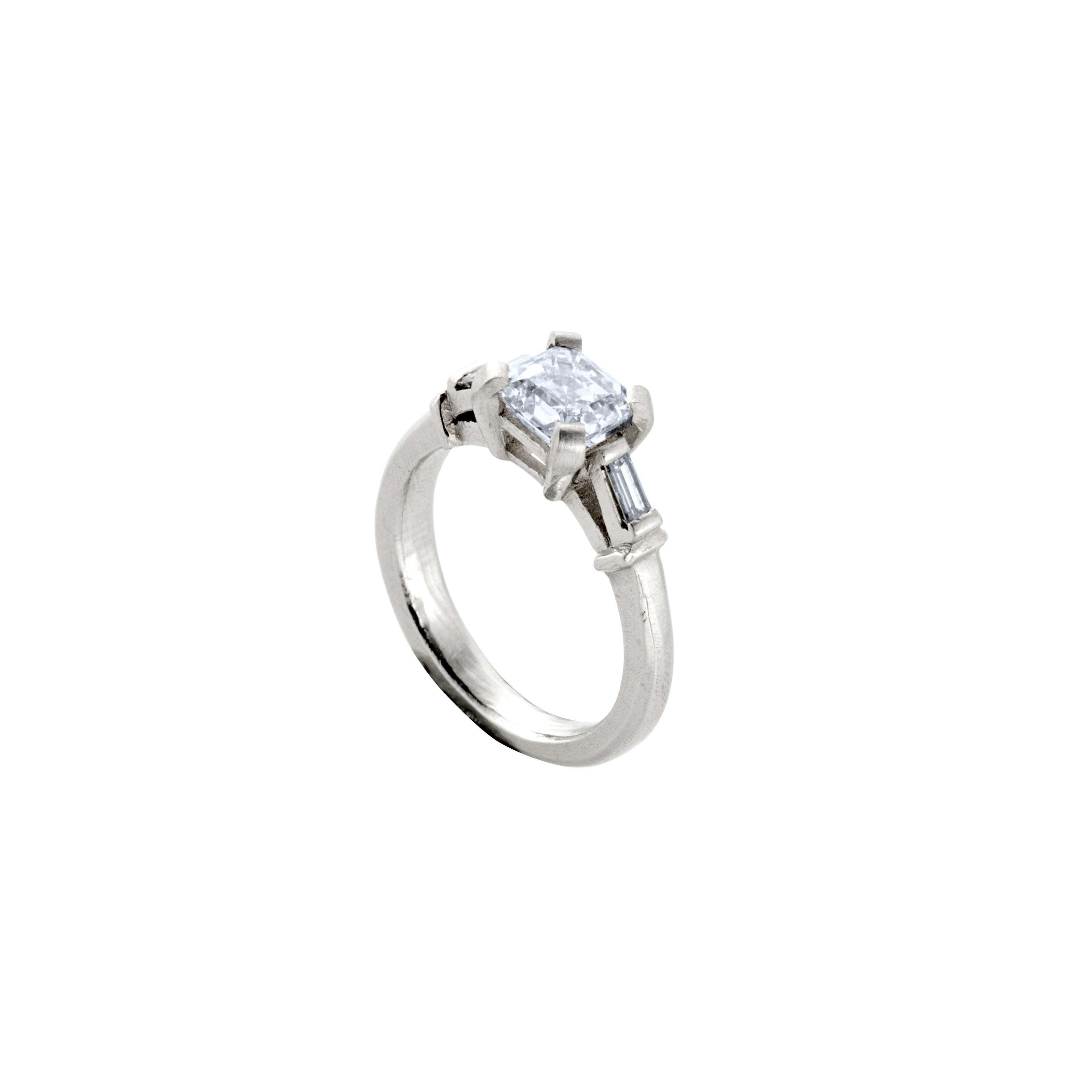 MALIA Platinum Diamond Ring
