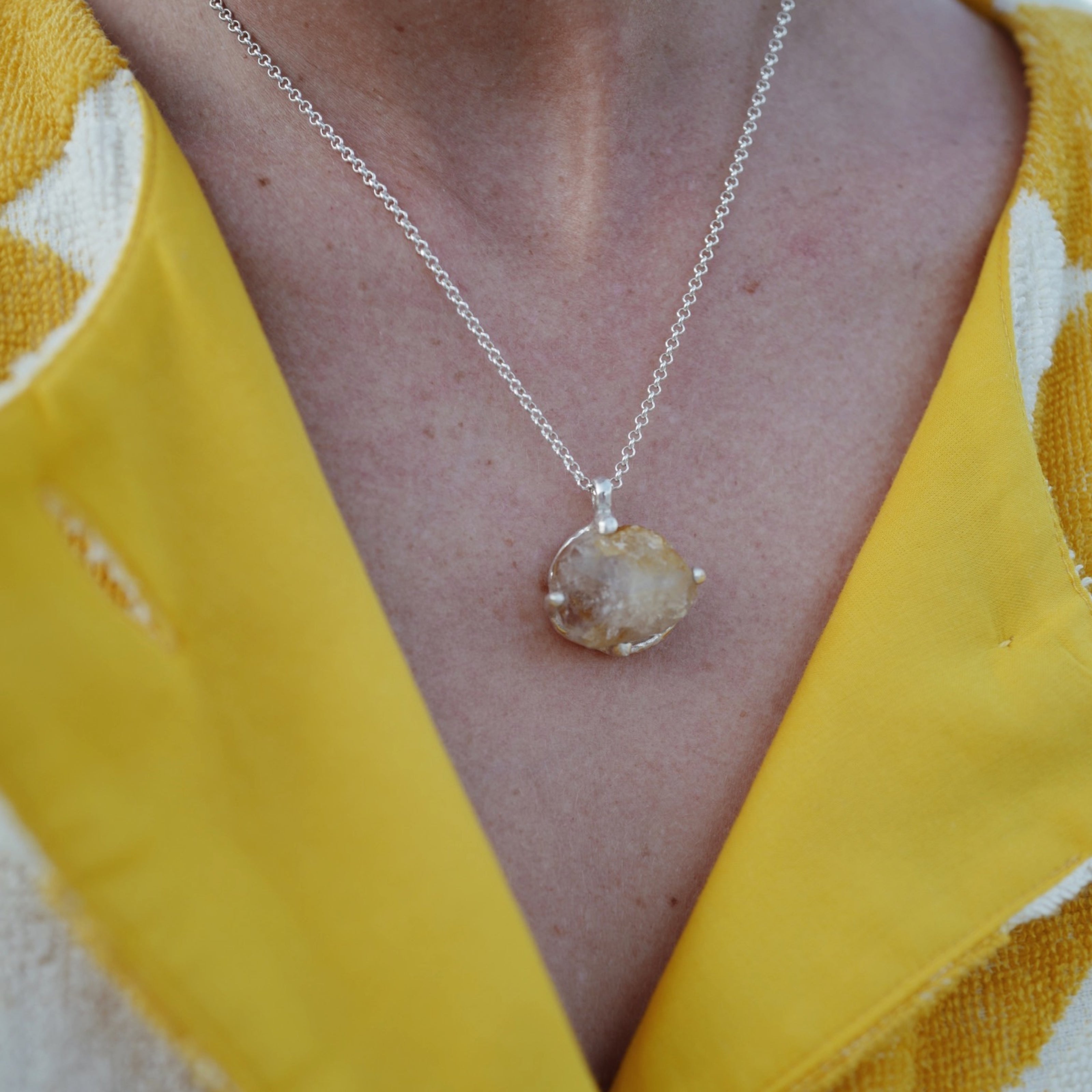 No.30 Silver Rock Crystal Pendant Necklace