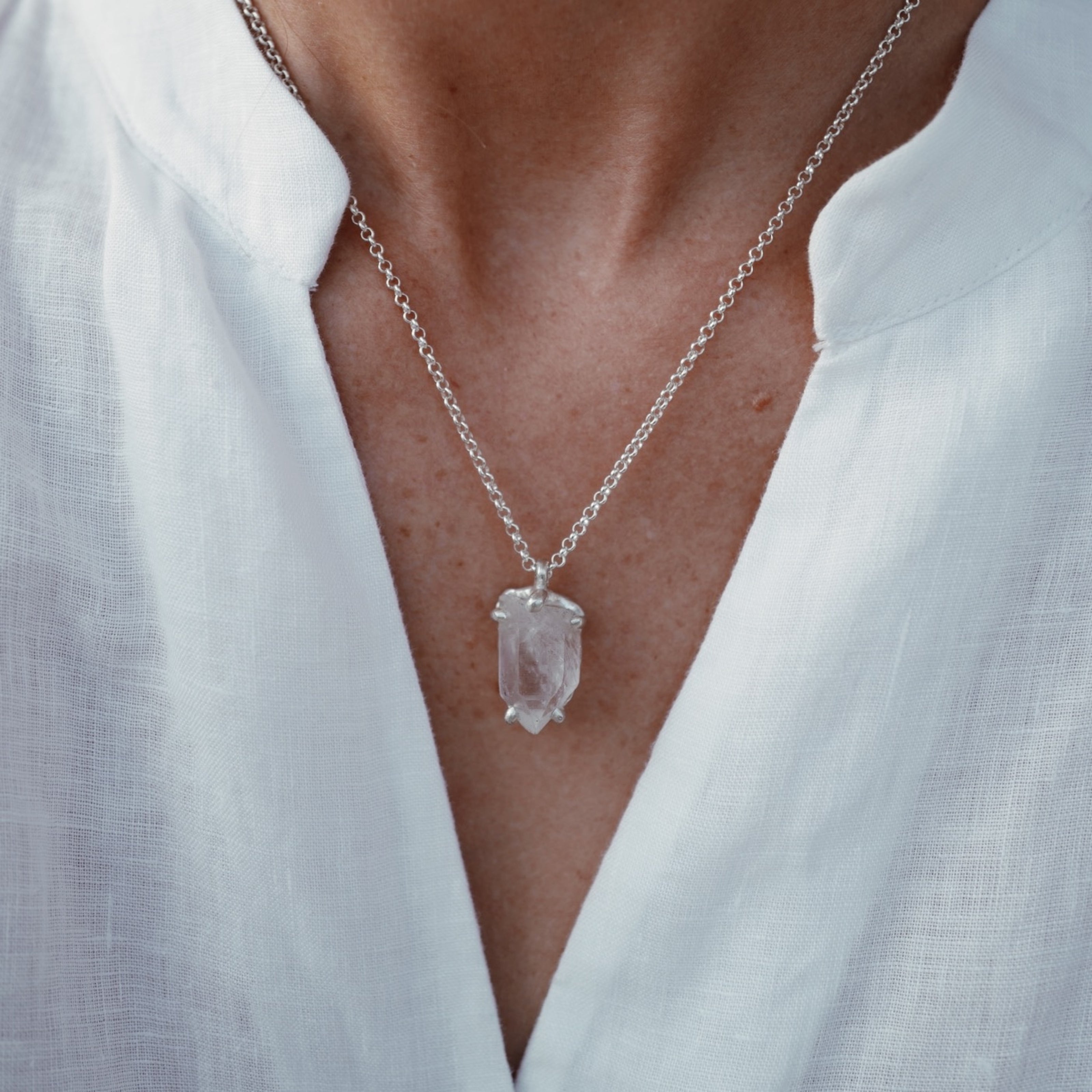No.31 Silver Rock Crystal Pendant Necklace