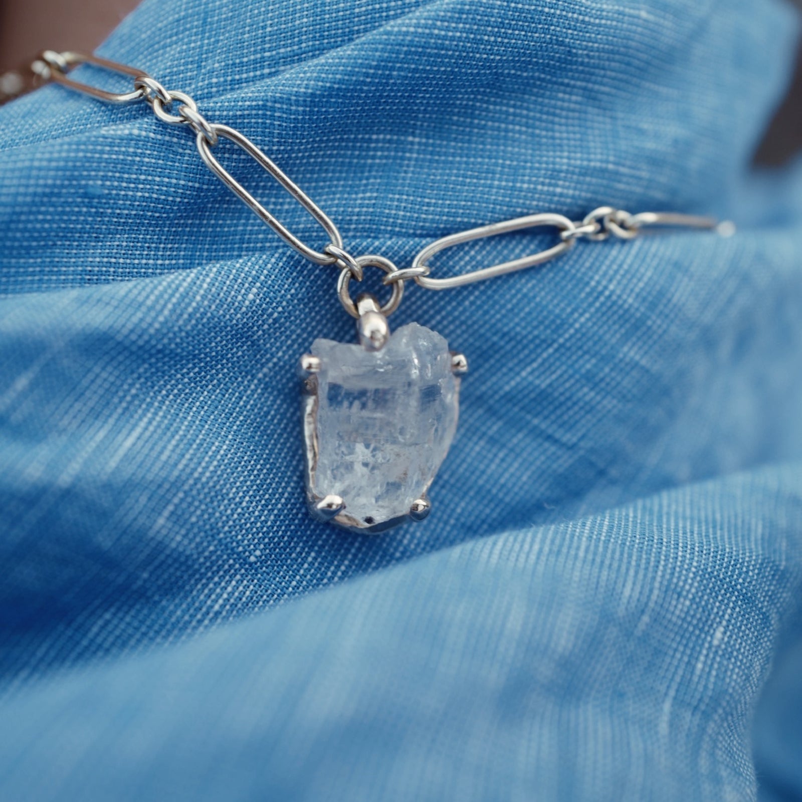 No.7 Gold Rock Crystal Pendant Necklace
