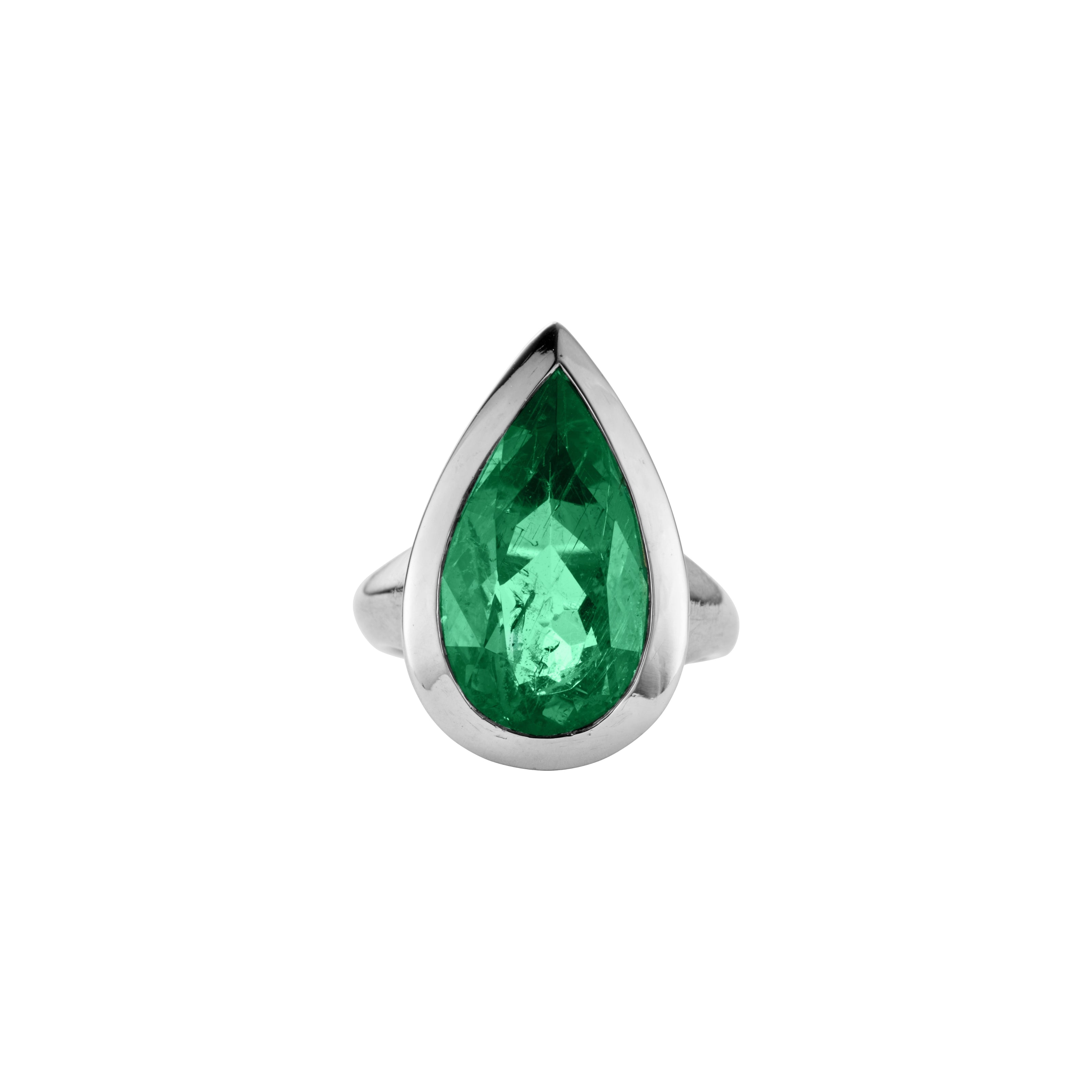 OLIVETTE White Gold Pear Emerald Ring