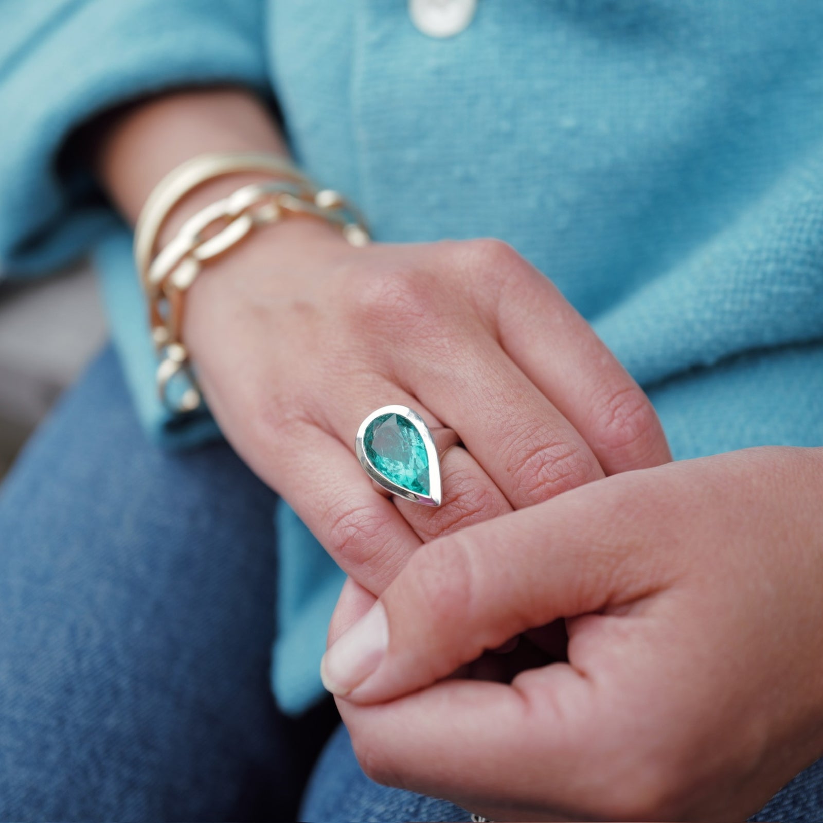 OLIVETTE White Gold Pear Emerald Ring
