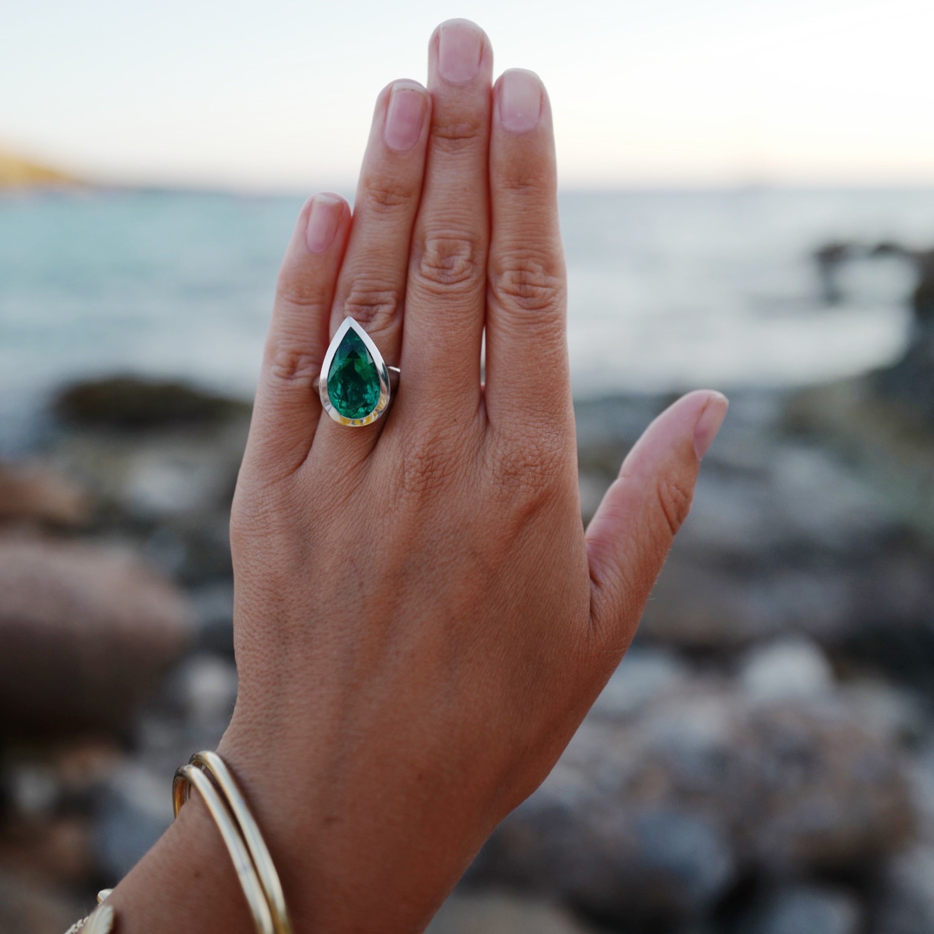 OLIVETTE White Gold Pear Emerald Ring