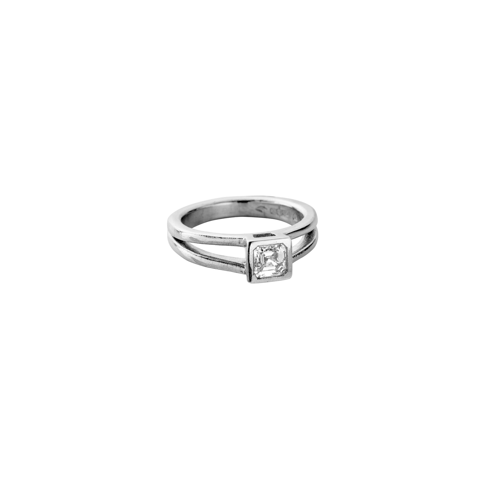 ALBA Platinum Diamond Ring