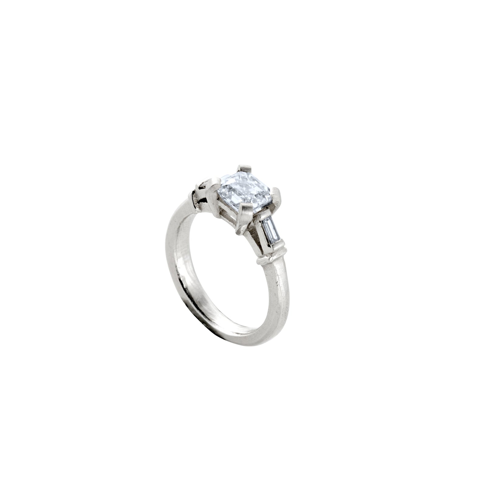 MALIA Platinum Diamond Ring