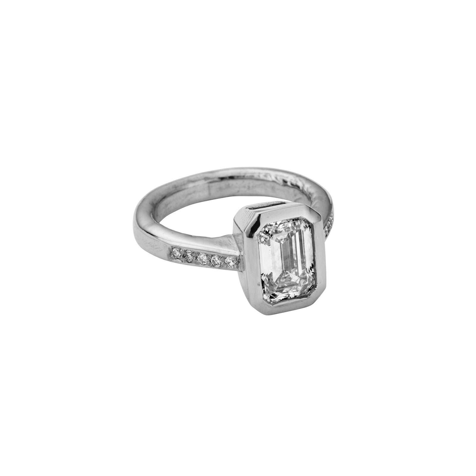 [diamond-shape: pave]